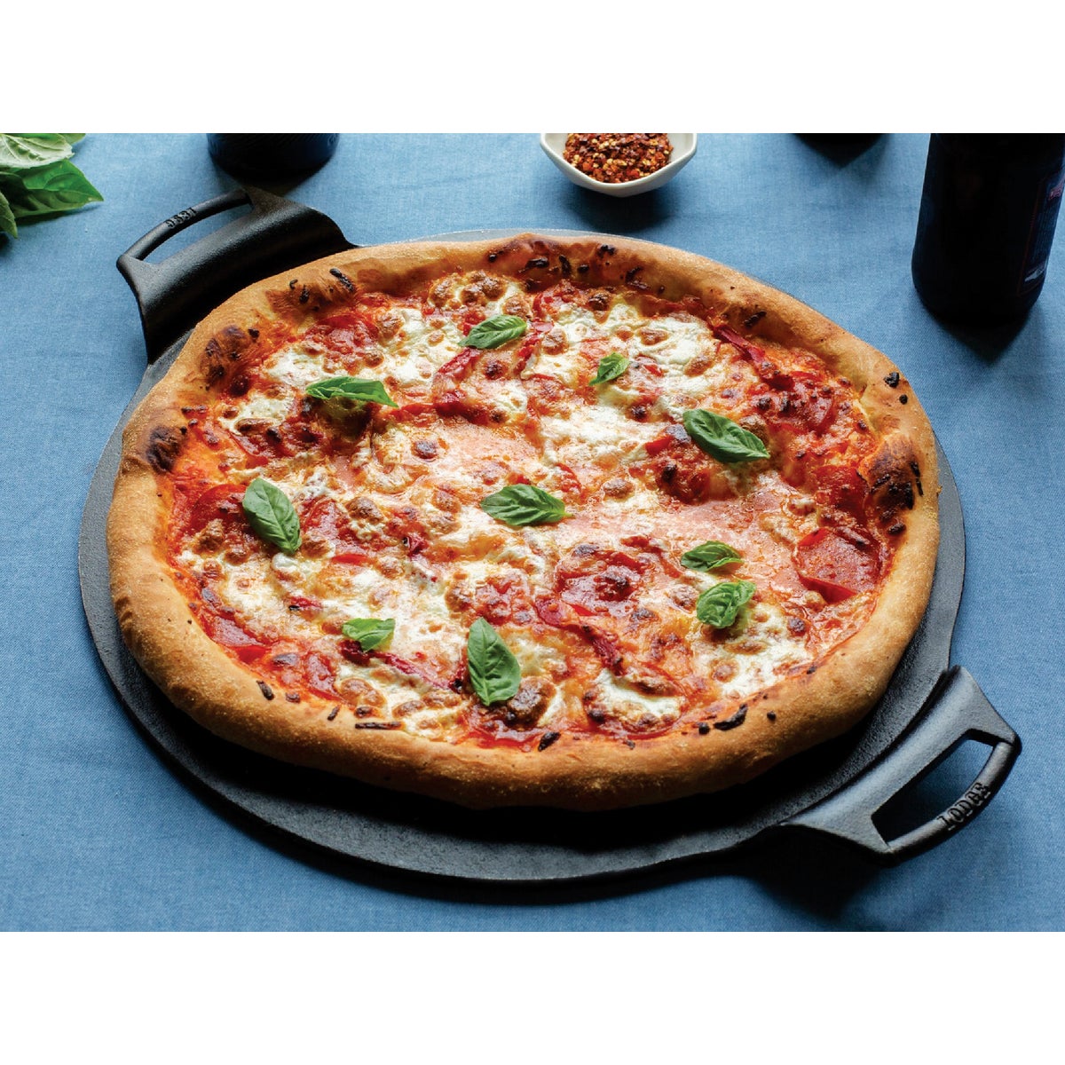 Lodge 15 In. Cast Iron Pizza/Baking Pan Image 2