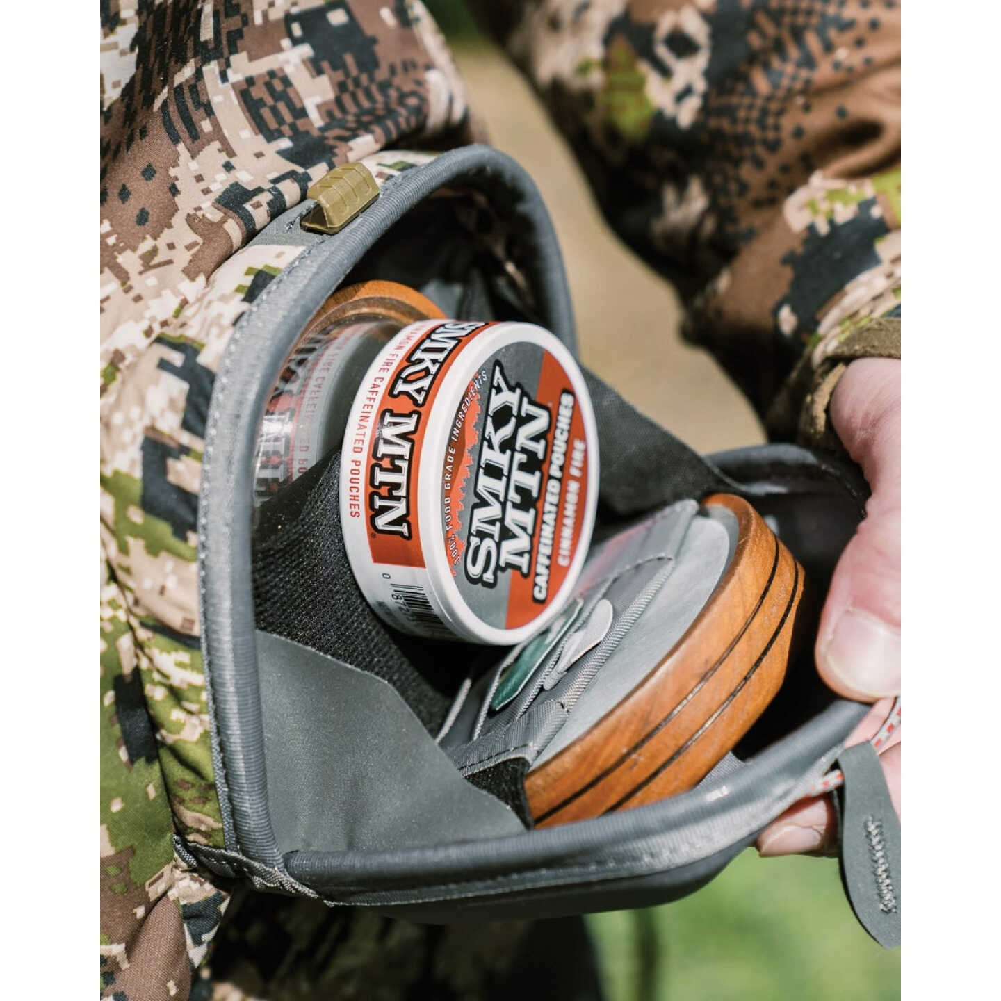 Smokey Mountain Cinnamon Caffeinated Pouches Image 2