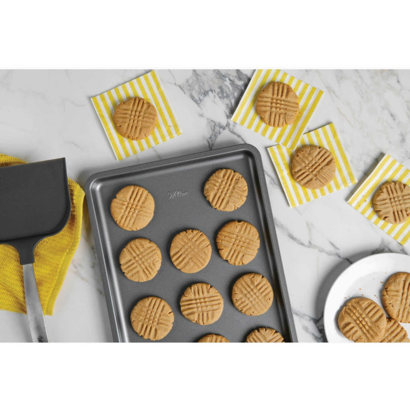 Wilton Silver 15.25 x 10.25 In. Medium Non-Stick Baking Sheet Image 2