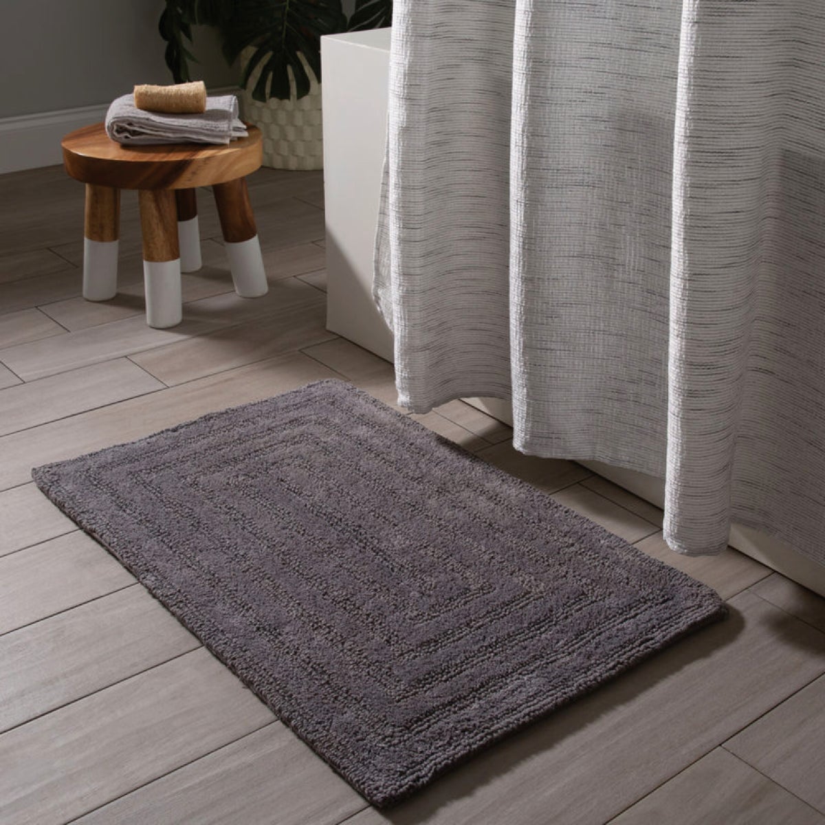 Moda At Home 20 In. x 30 In. Grey Amera Reversible Bathmat Image 2