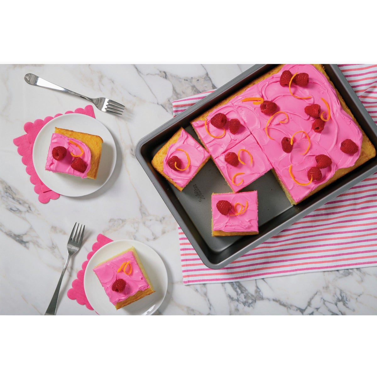 Wilton 13 In. x 9 In. Non-Stick Oblong Baking Pan Image 2