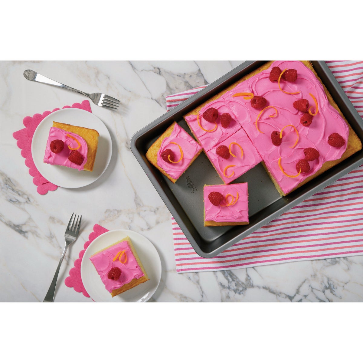 Wilton 13 In. x 9 In. Non-Stick Oblong Baking Pan