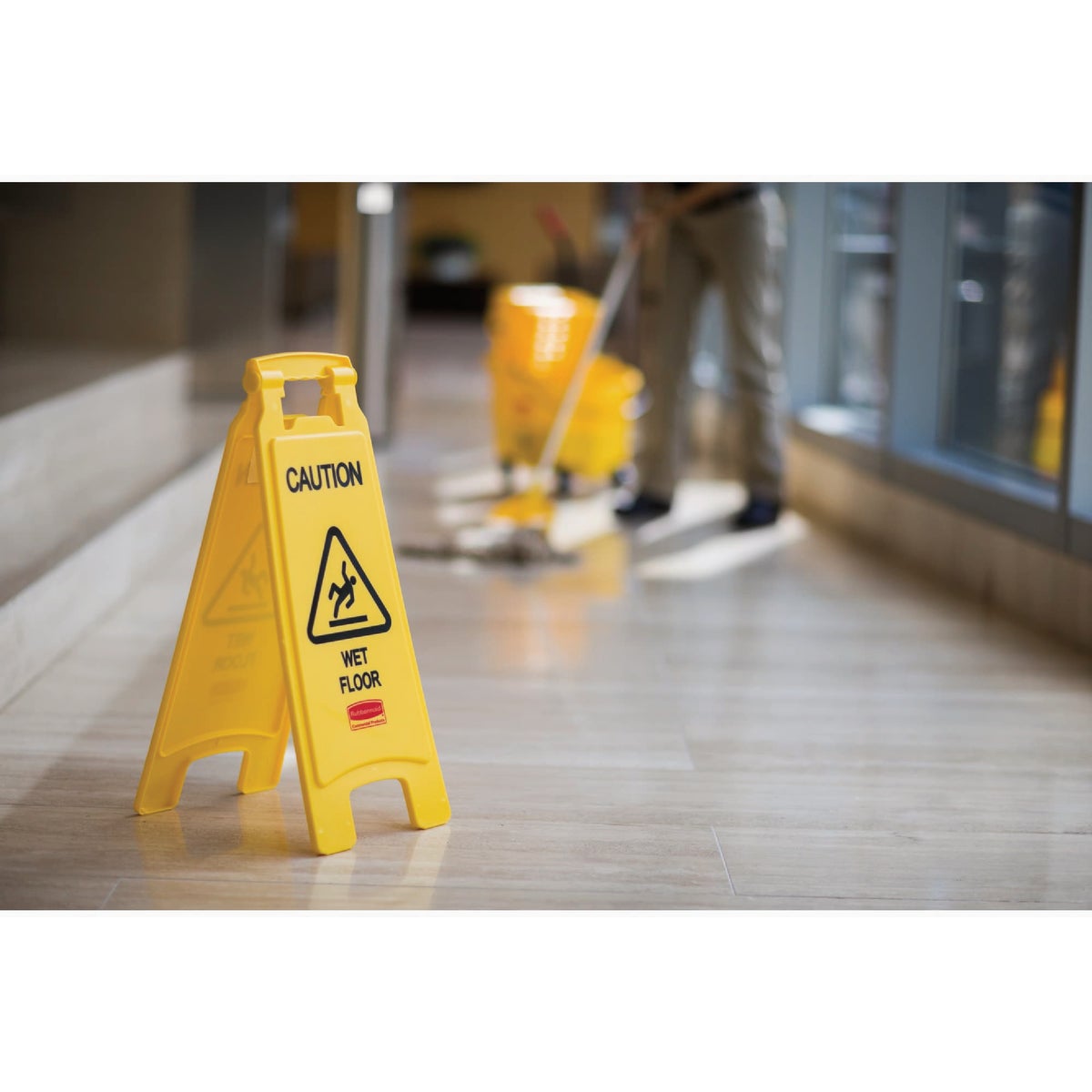 Rubbermaid Commercial Wet Floor Sign Image 3