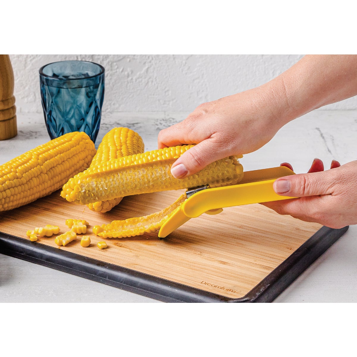 Dreamfarm Corpeel Corn Peeler Image 2