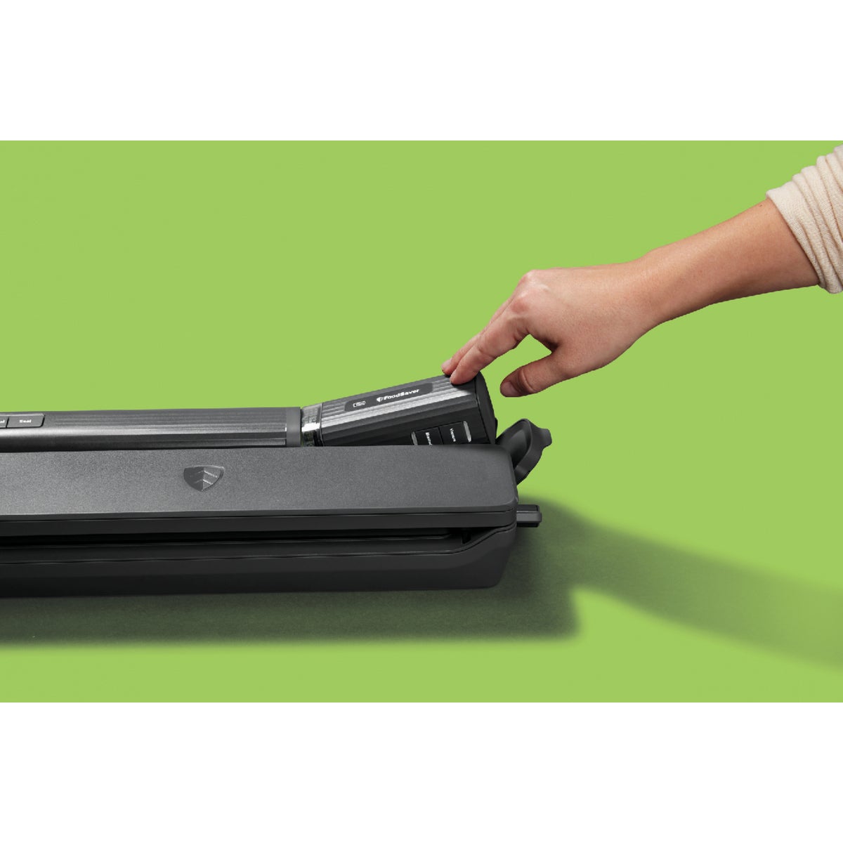 FoodSaver Handheld+ 2-in-1 Vacuum Sealing System Image 5