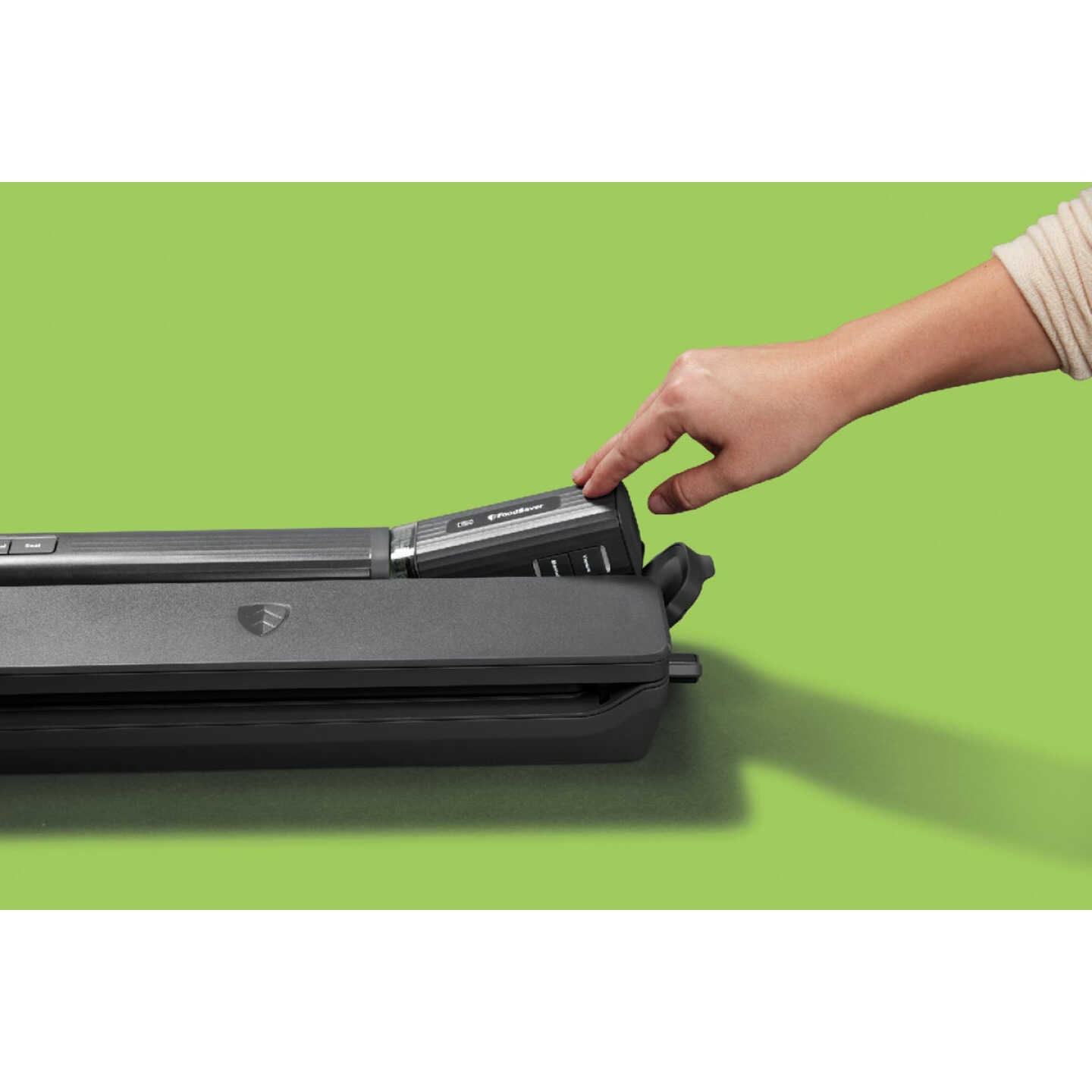 FoodSaver Handheld+ 2-in-1 Vacuum Sealing System Image 5