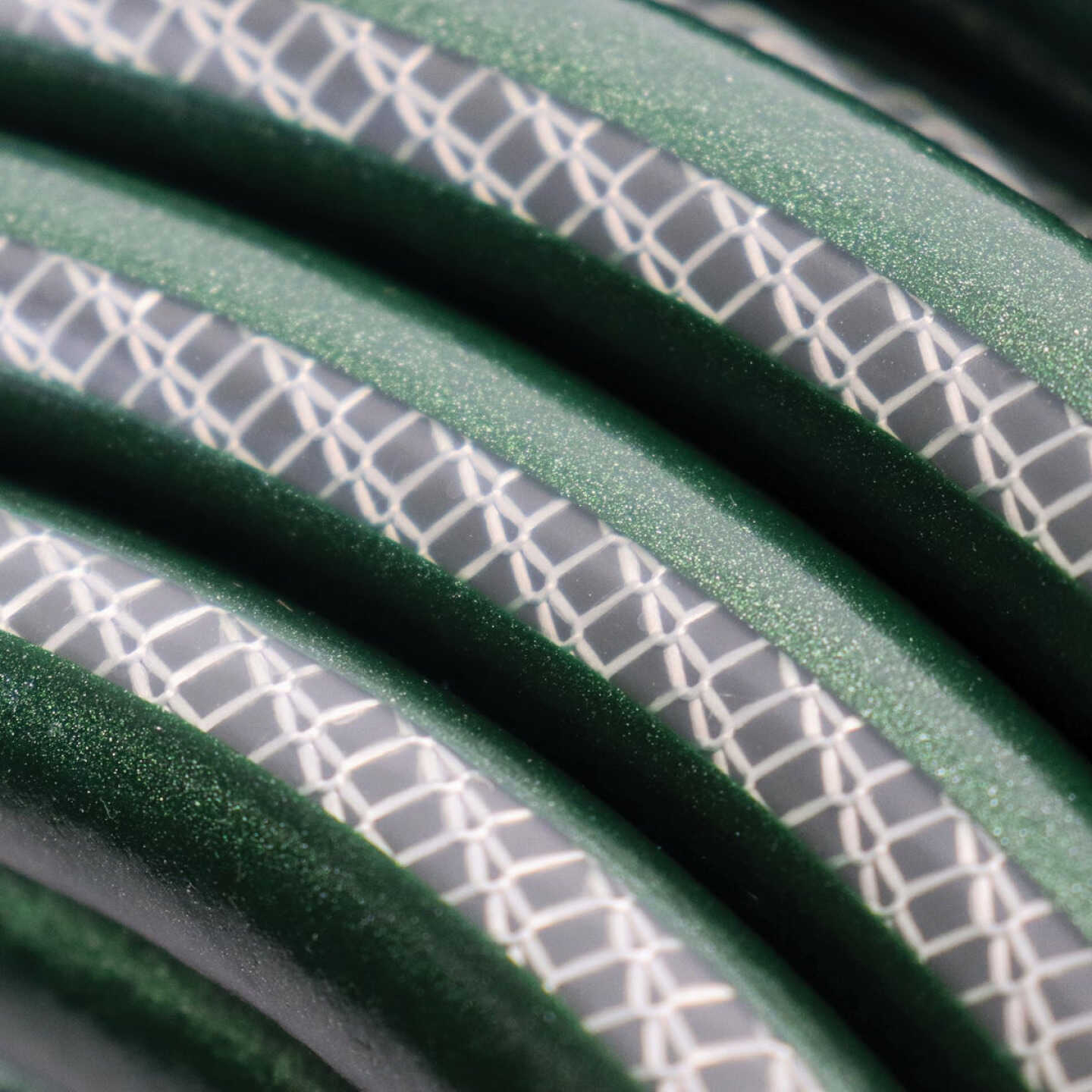 Best Garden NeverKink 5/8 In. Dia. x 75 Ft. Heavy Duty Garden Hose Image 2