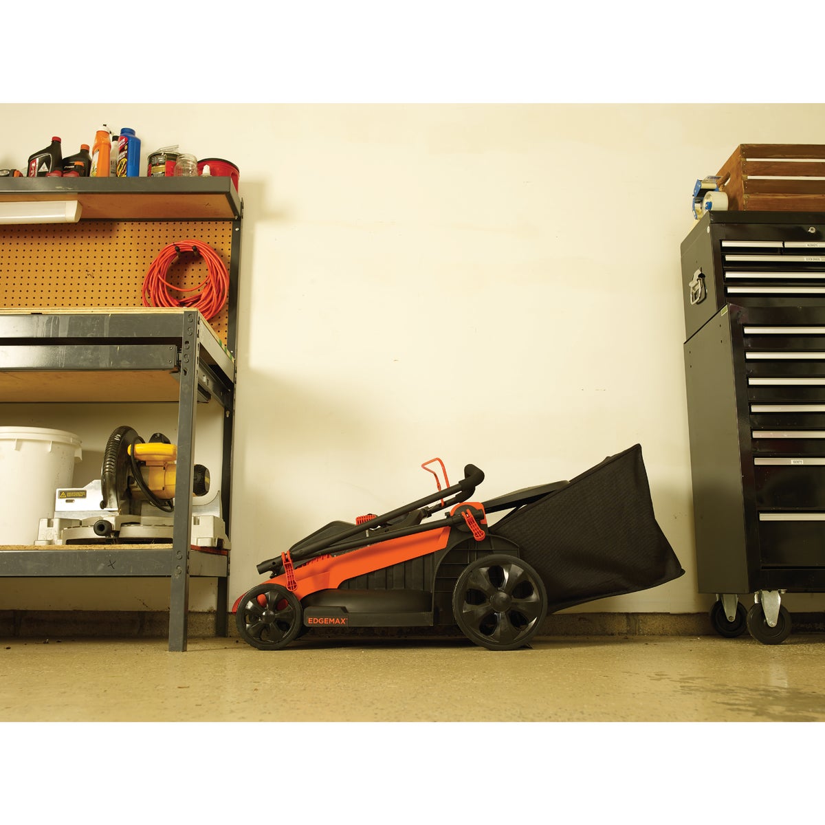 Black+Decker 20 In. 13A Push Electric Lawn Mower Image 5