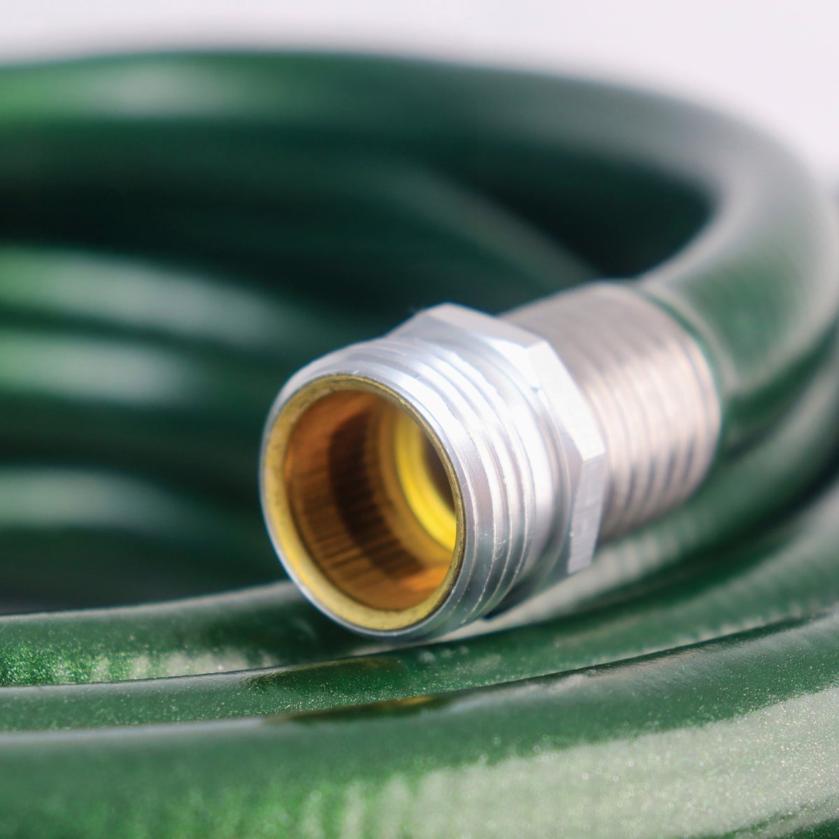 Best Garden NeverKink 5/8 In. x 100 Ft. Heavy-Duty Garden Hose Image 4