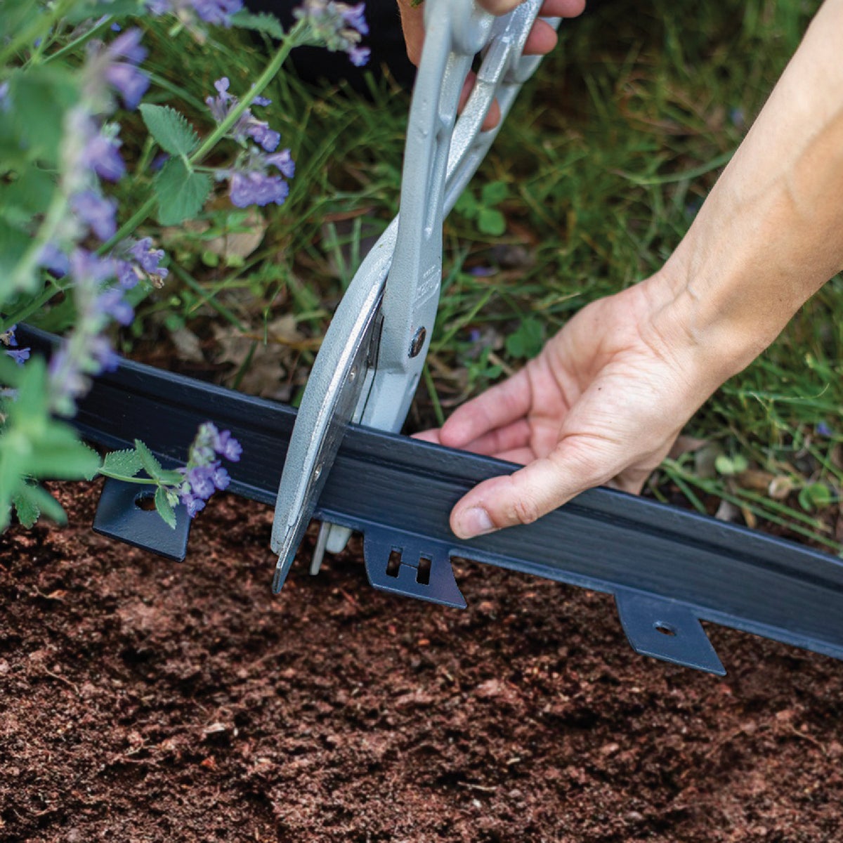 Master Mark Dig-Free 1.5 In. H. x 50 Ft. L. Black Recycled Plastic Landscape Edging Image 5