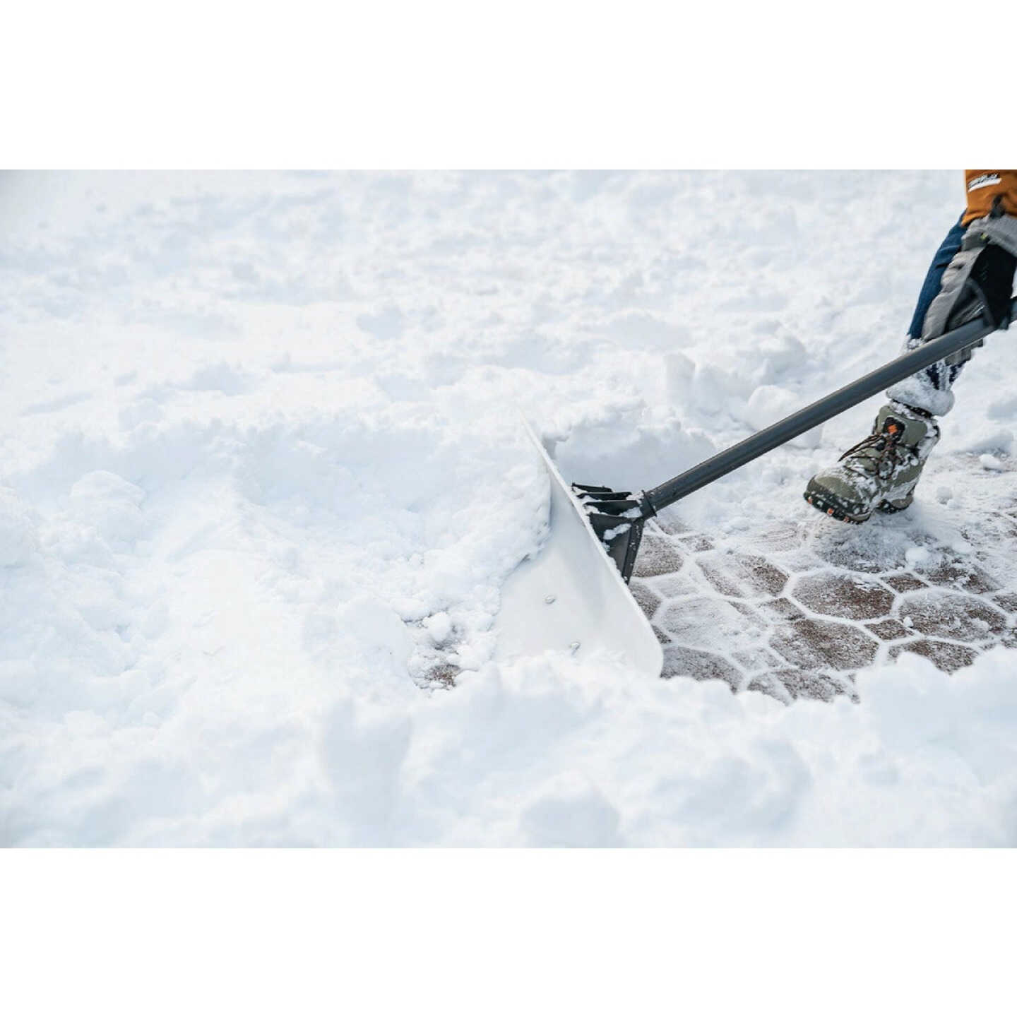 Suncast 30 In. Ultra High Molecular Weight Steel & Resin Snow Pusher Image 3