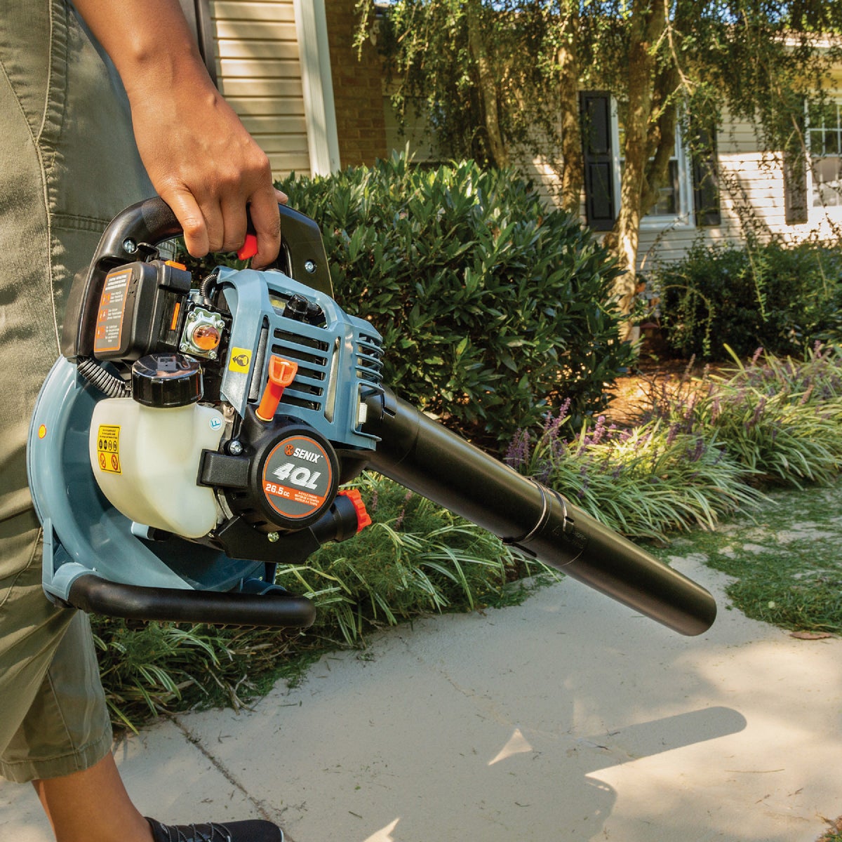 Senix 4QL 26.5cc 4-Cycle Handheld Gas Powered Leaf Blower Image 5
