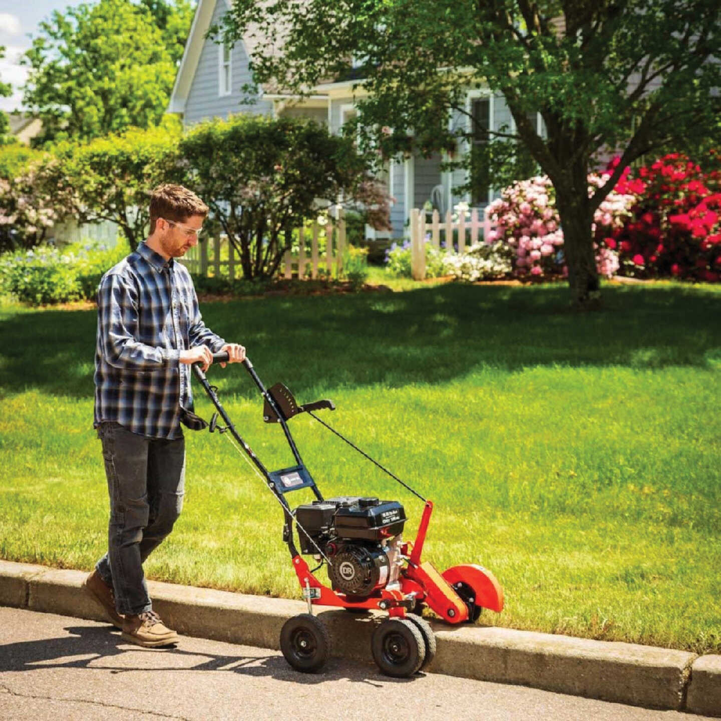 DR Power PRO XL 9 In. Lawn & Garden Edger Image 3