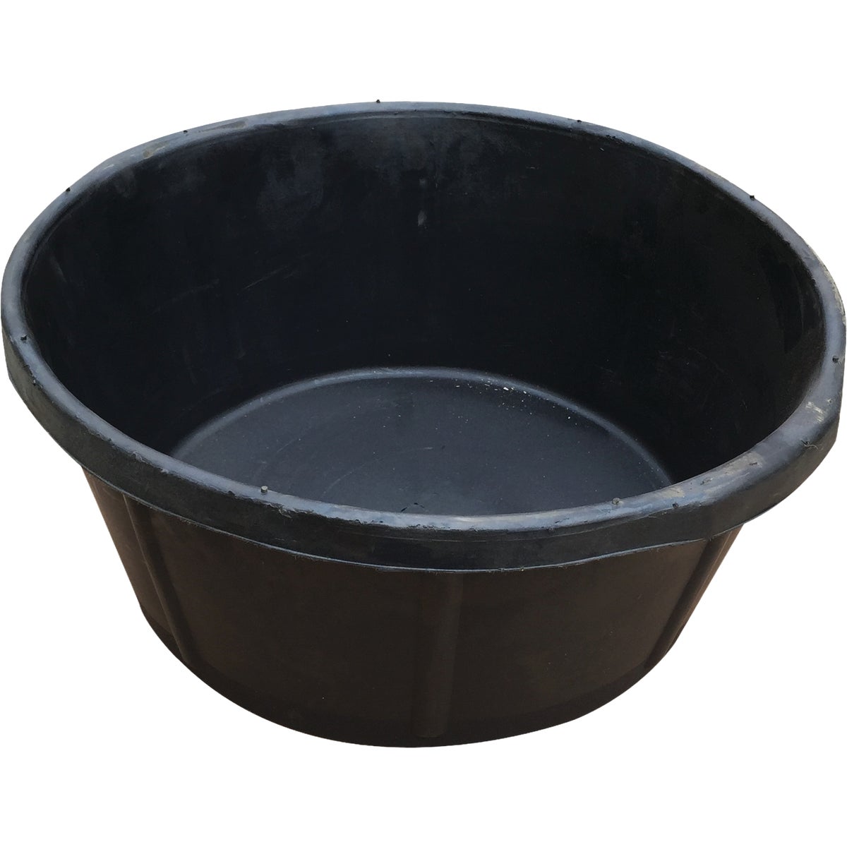Master Rancher 6.5 Gal. Heavy-Duty Rubber Utility Tub