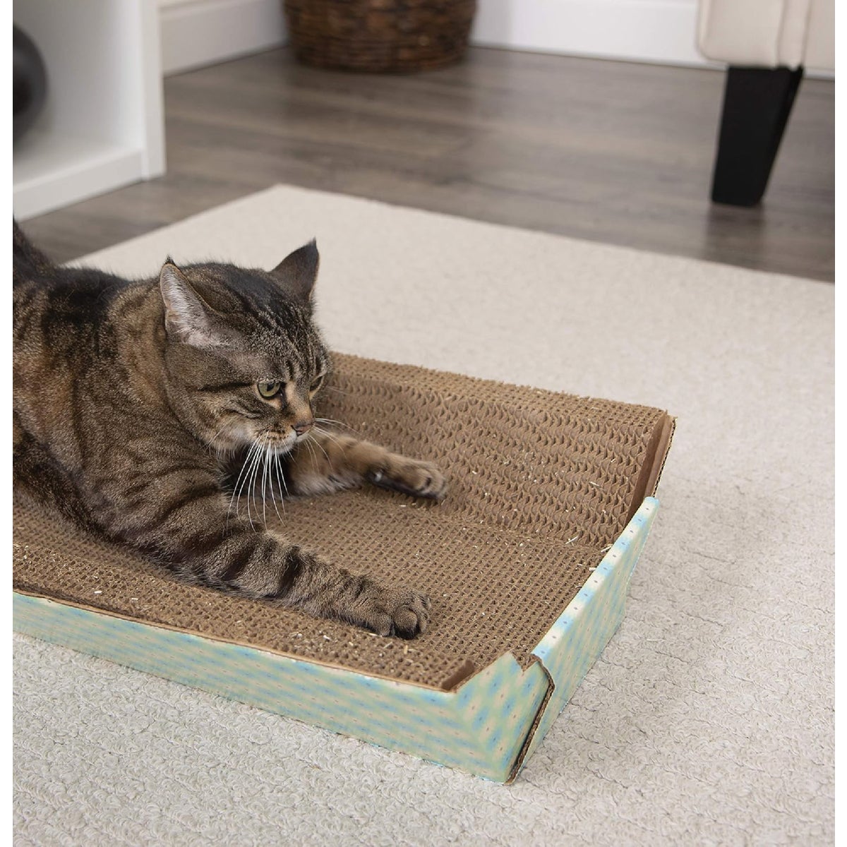 SmartyKat Super Scratcher Chaise with Catnip Infusion Technology Image 2