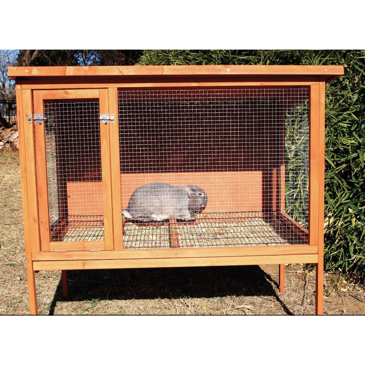 My Backyard Farm Deluxe Rabbit Hutch Image 3