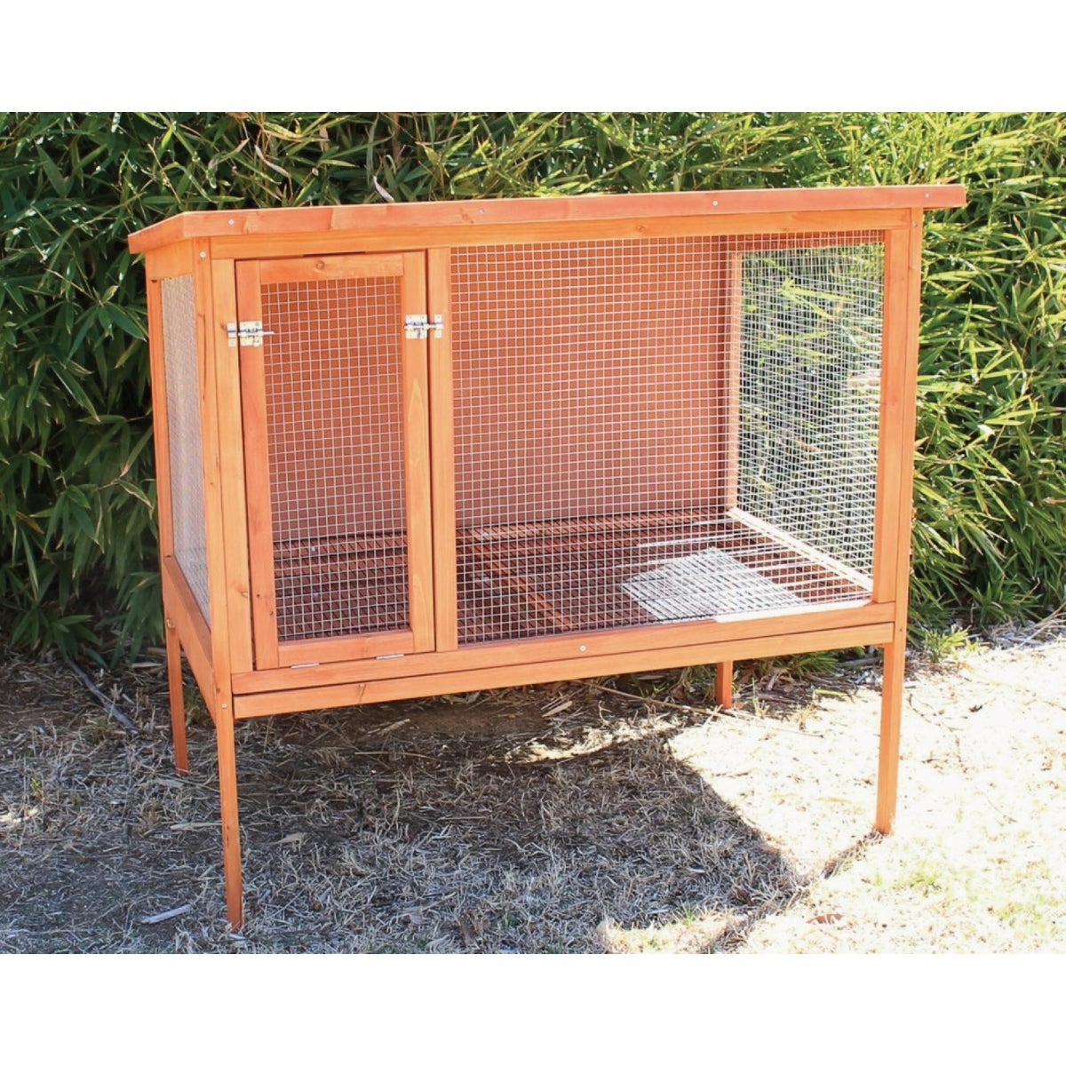 My Backyard Farm Deluxe Rabbit Hutch Image 2