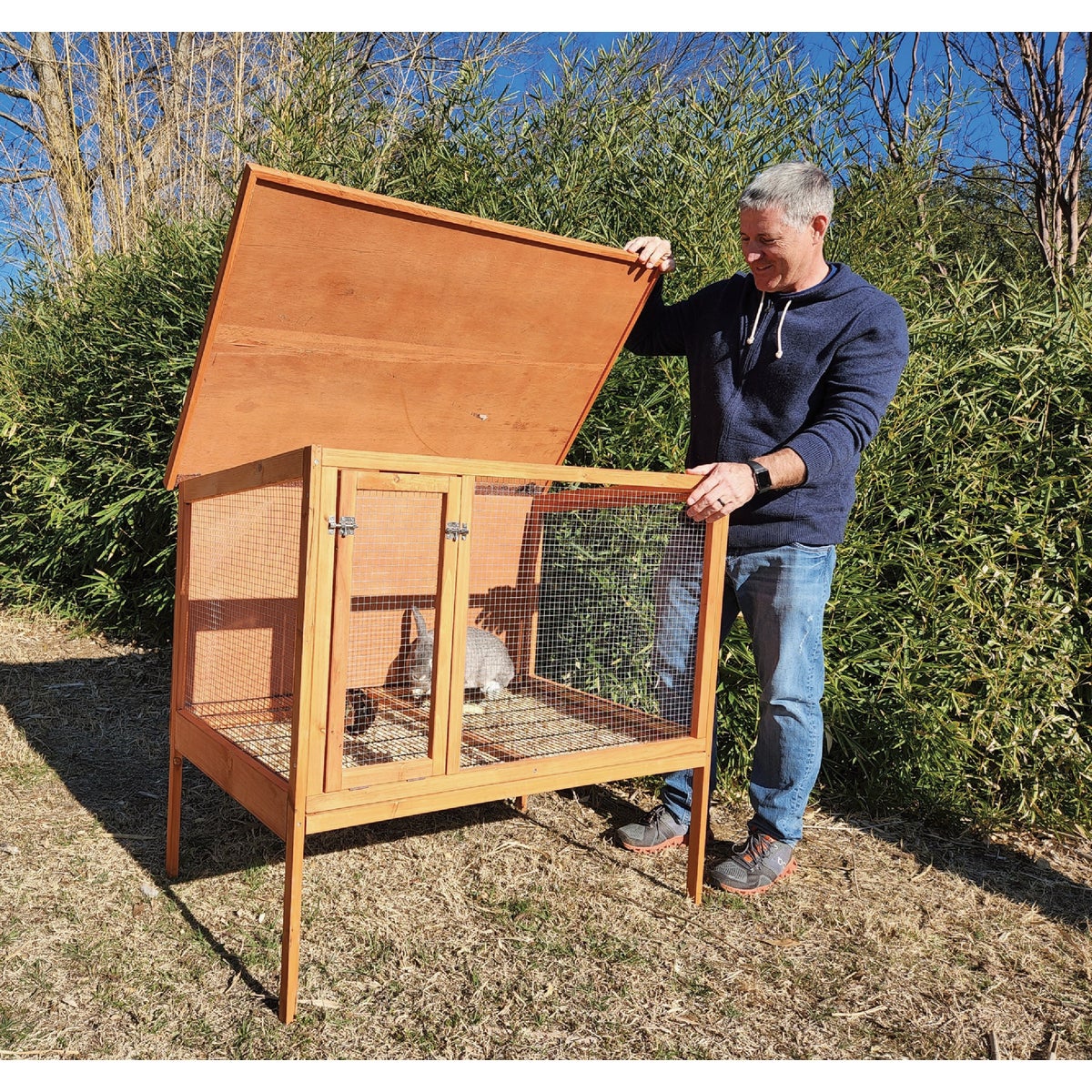 My Backyard Farm Deluxe Rabbit Hutch Image 5