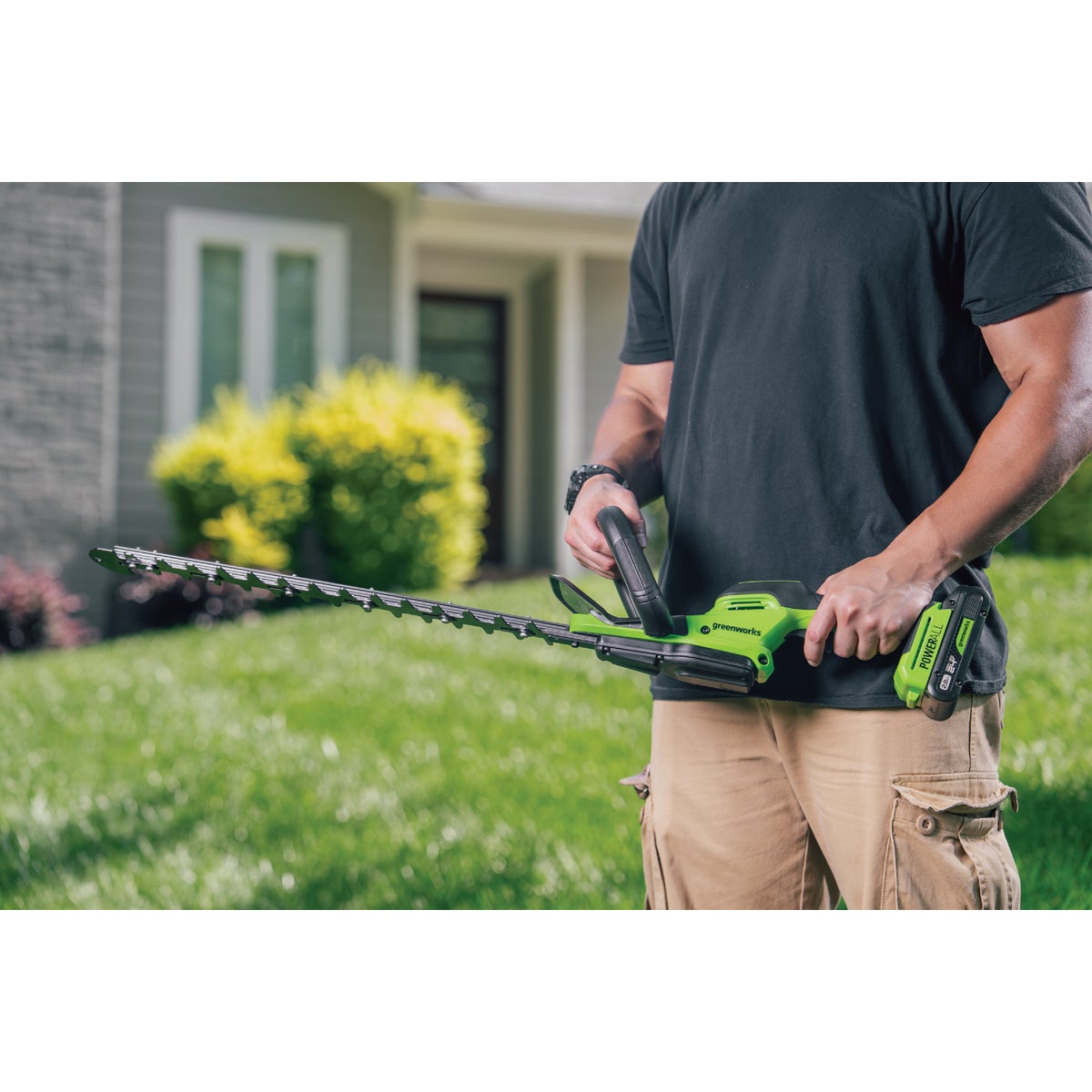 Greenworks 22 In. 24V Brushless Cordless Hedge Trimmer Kit with Battery & Charger