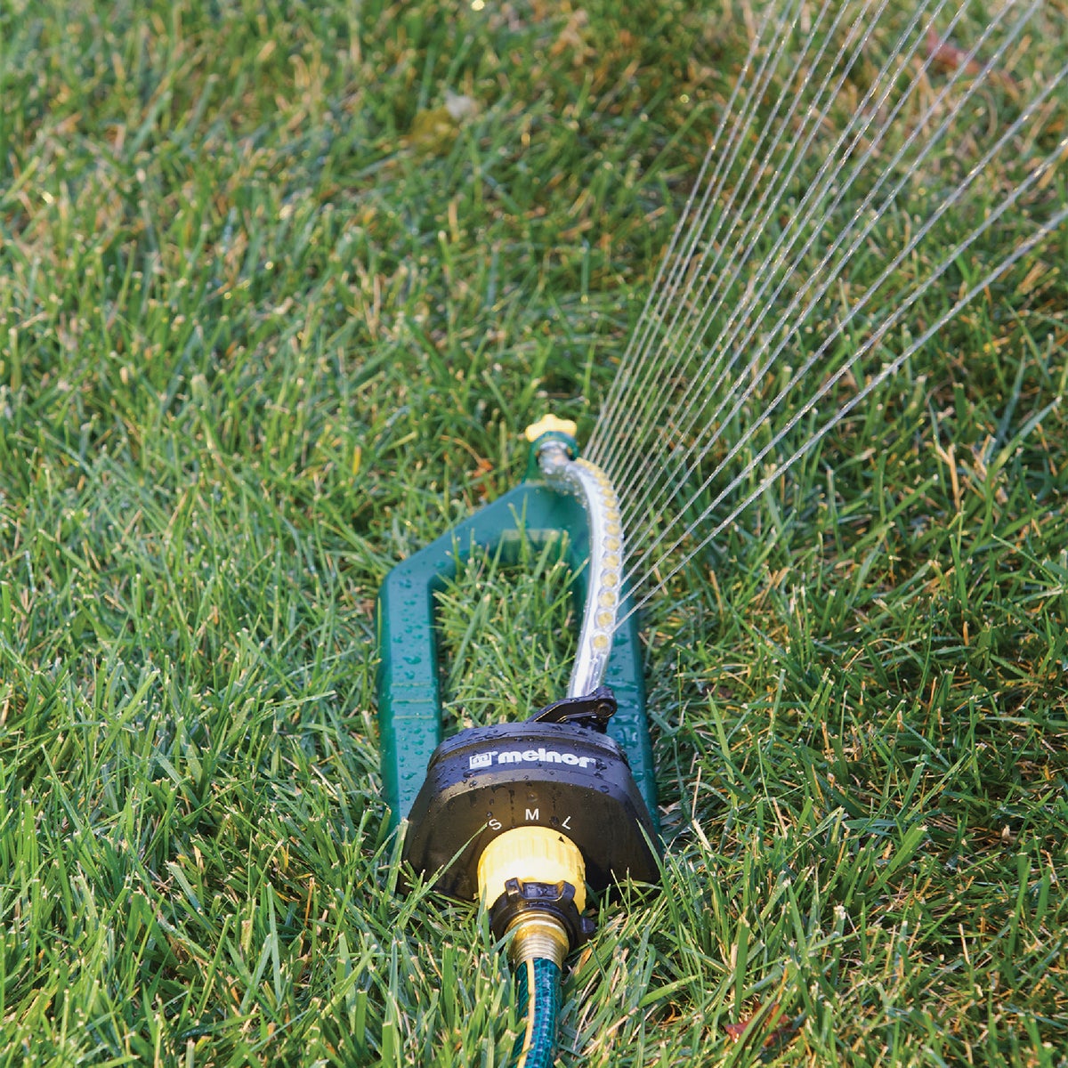 Melnor EasyGrow 3000 Sq. Ft. Oscillating Sprinkler Image 2