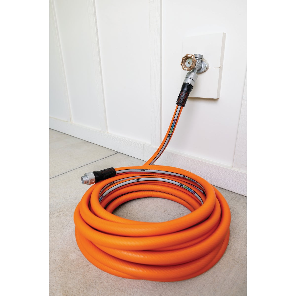 Fitt Aquamaster Pro 3/4 In. Dia. x 100 Ft. Hybrid Hose Image 4