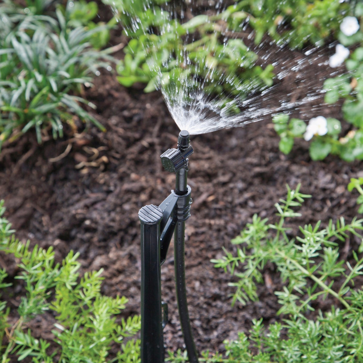 Raindrip Quarter-Circle Adjustable Flow Micro Sprinkler Assembly Image 2