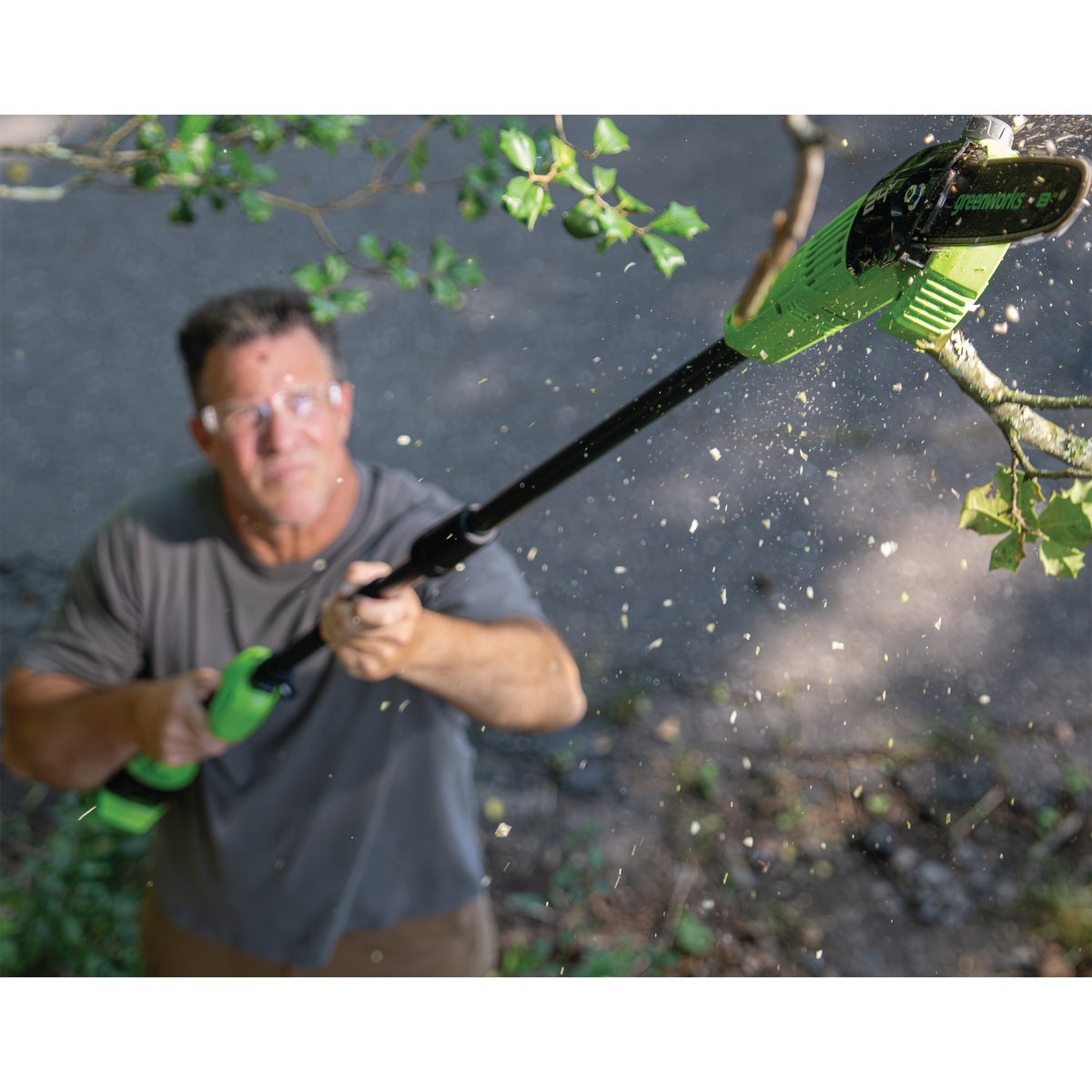 Greenworks 8 In. 24V Cordless Pole Saw Kit with 2.0 Ah Battery & Charger