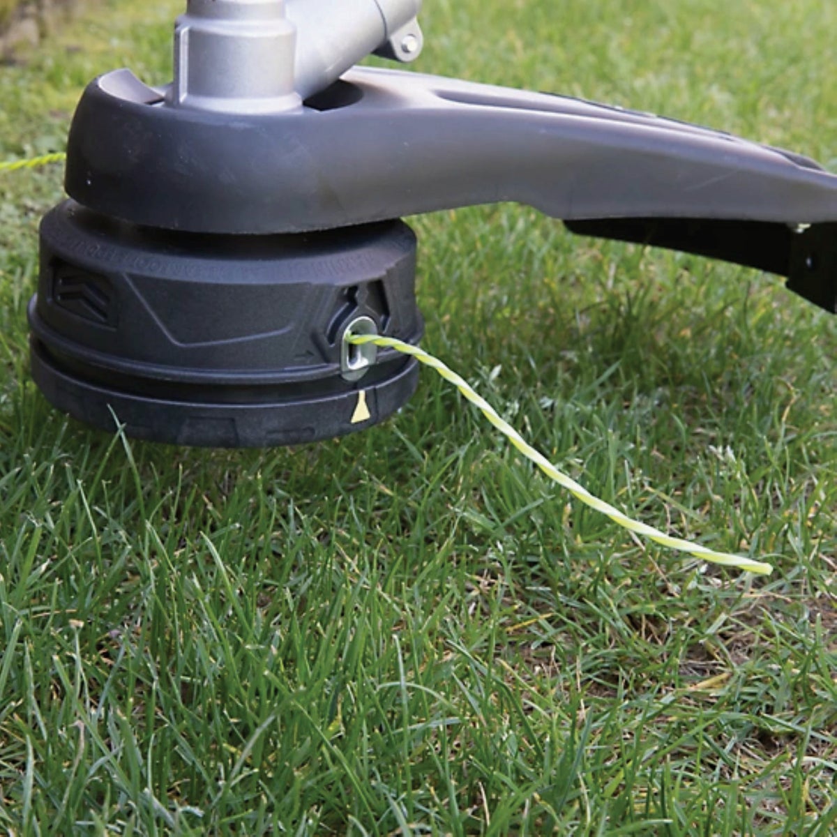 Shakespeare Ballistic Twist 0.095 In. x 40 Ft. Trimmer Line Image 2