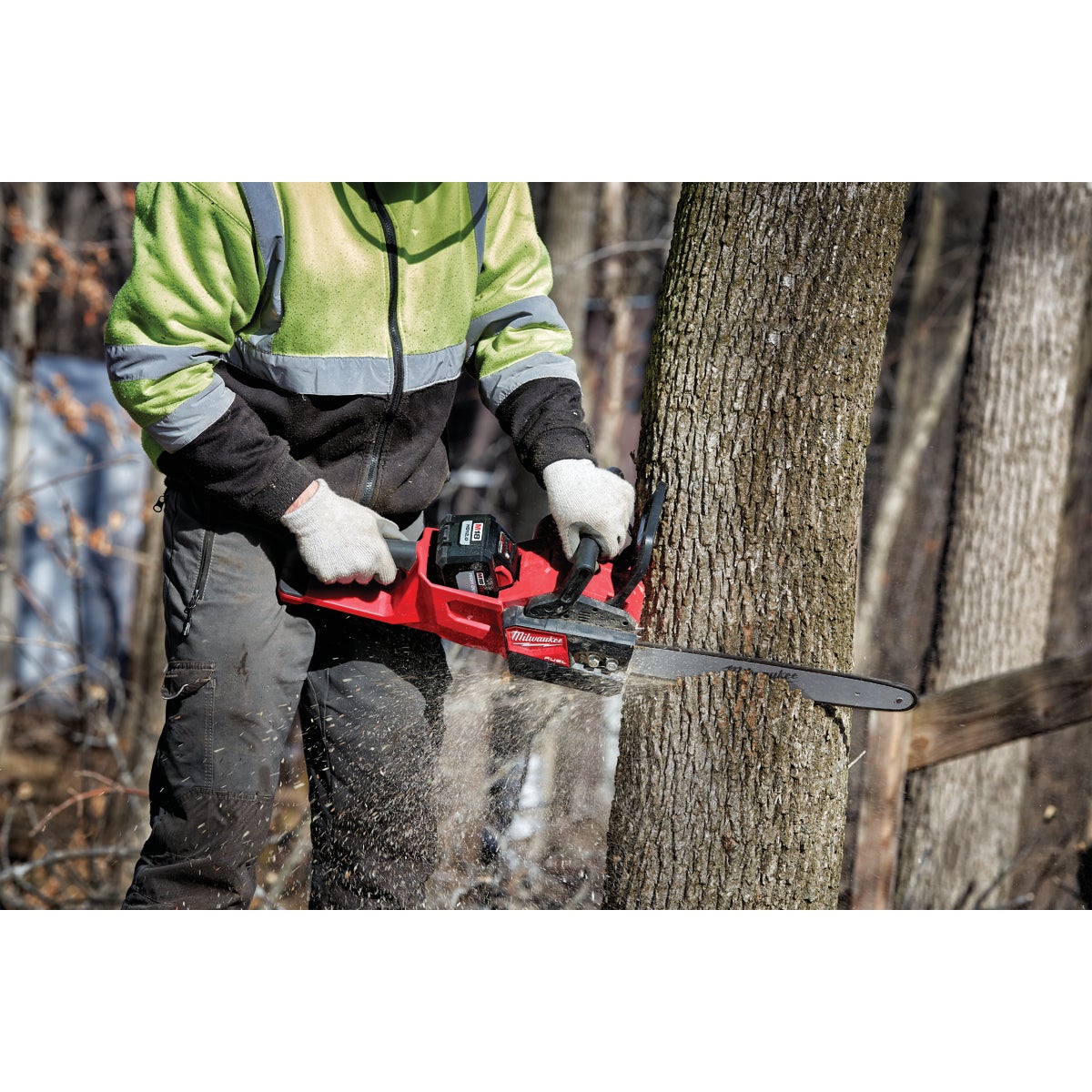 Milwaukee M18 FUEL Brushless 16 In. Cordless Chainsaw (Tool Only) Image 7