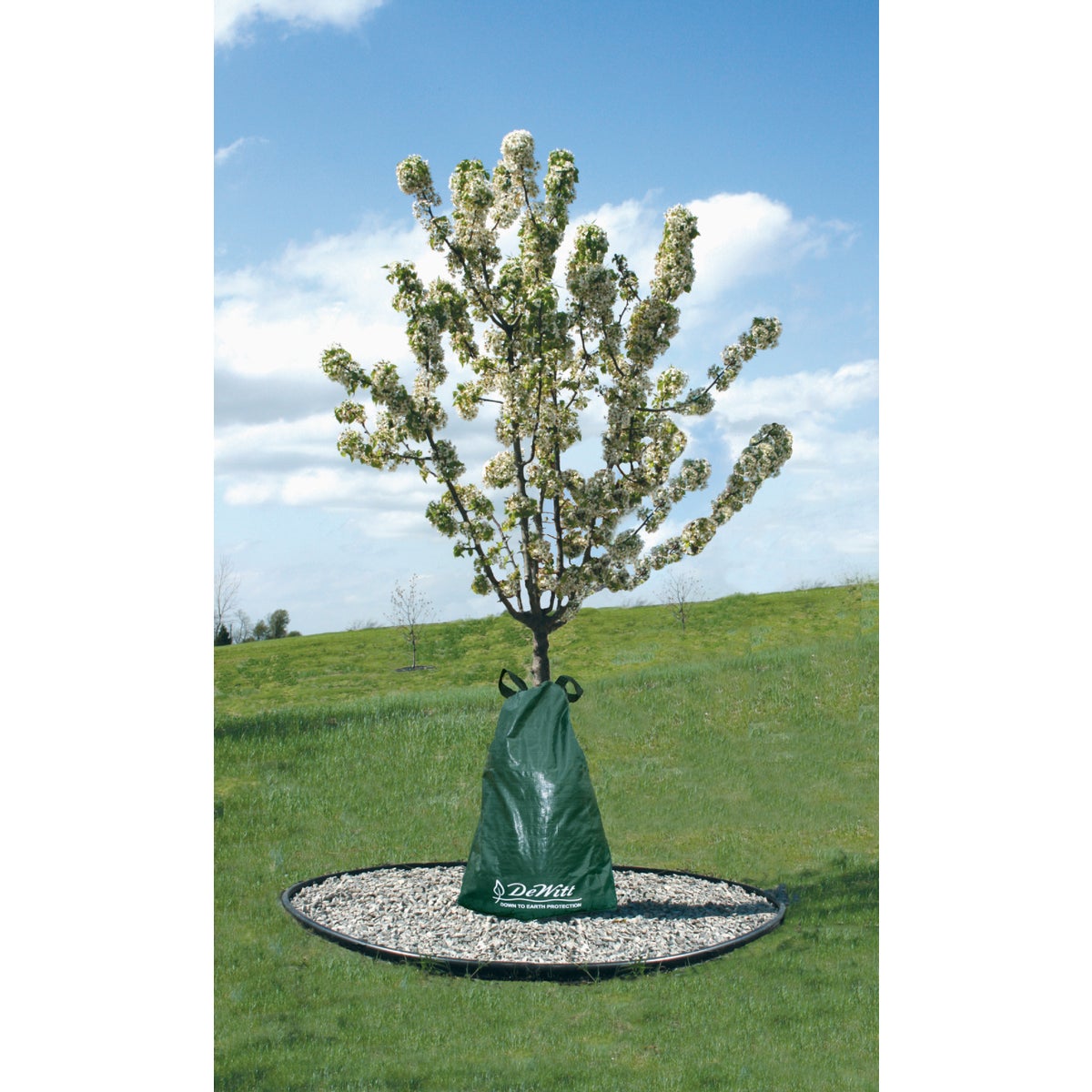 DeWitt 15 Gal. Tree Watering Bag Image 2