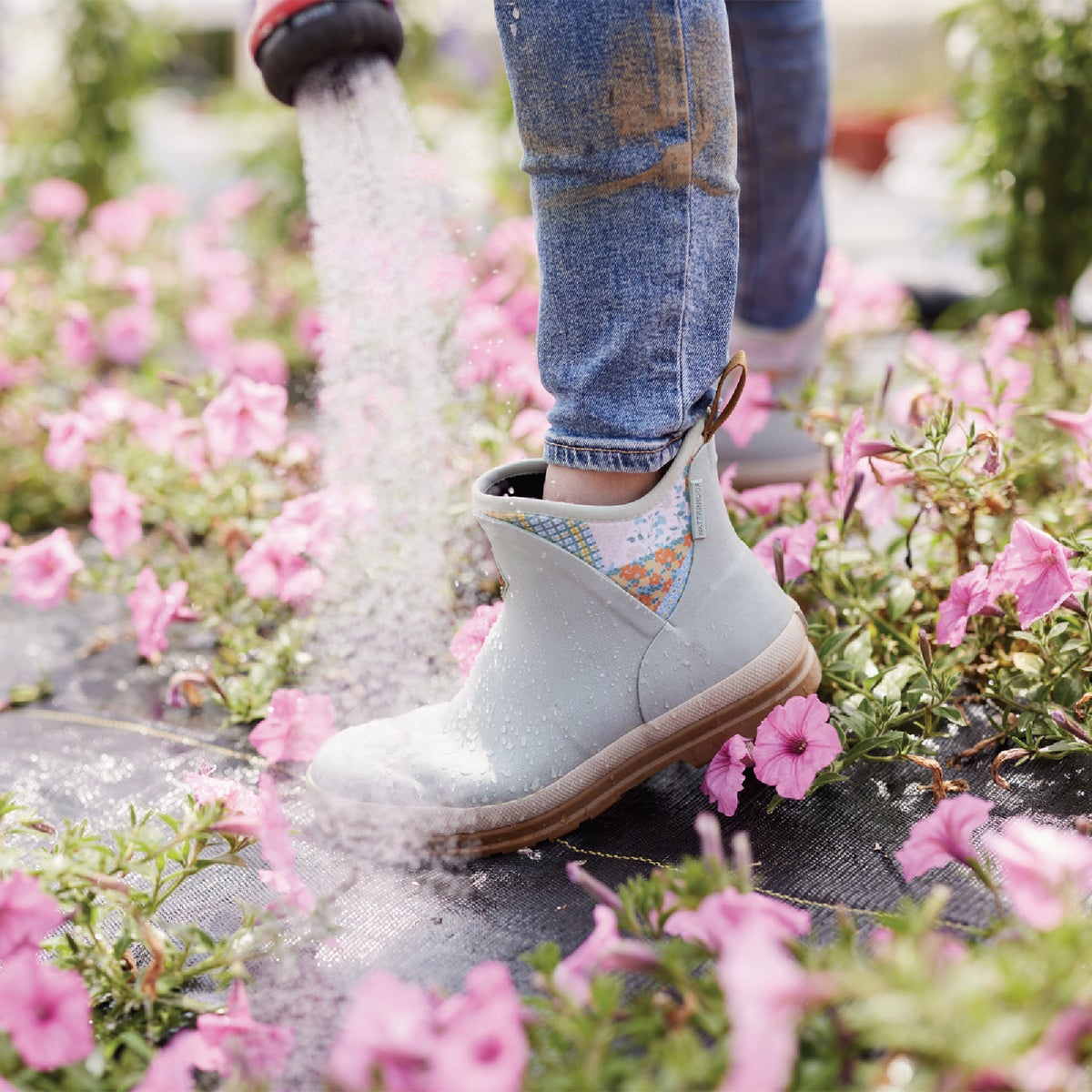 The Muck Boot Company Women's Blue Quilted Floral Original Ankle Boot, Size 9 Image 2