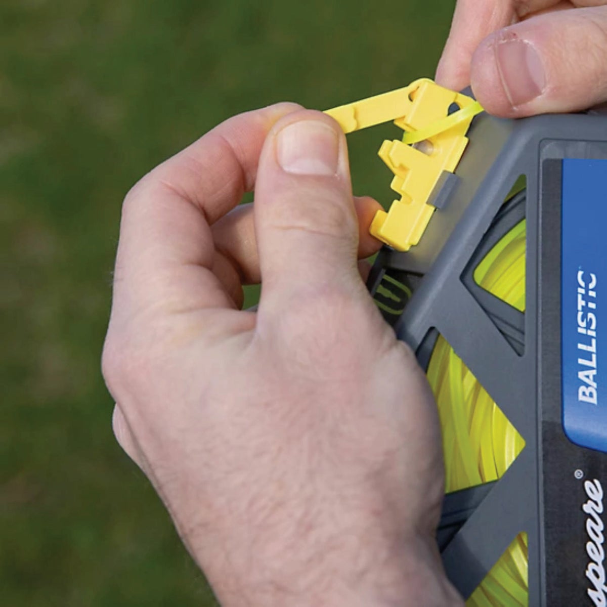 Shakespeare Ballistic 0.080 In. x 320 Ft. Tri-Edged Trimmer Line with Cutter Image 4