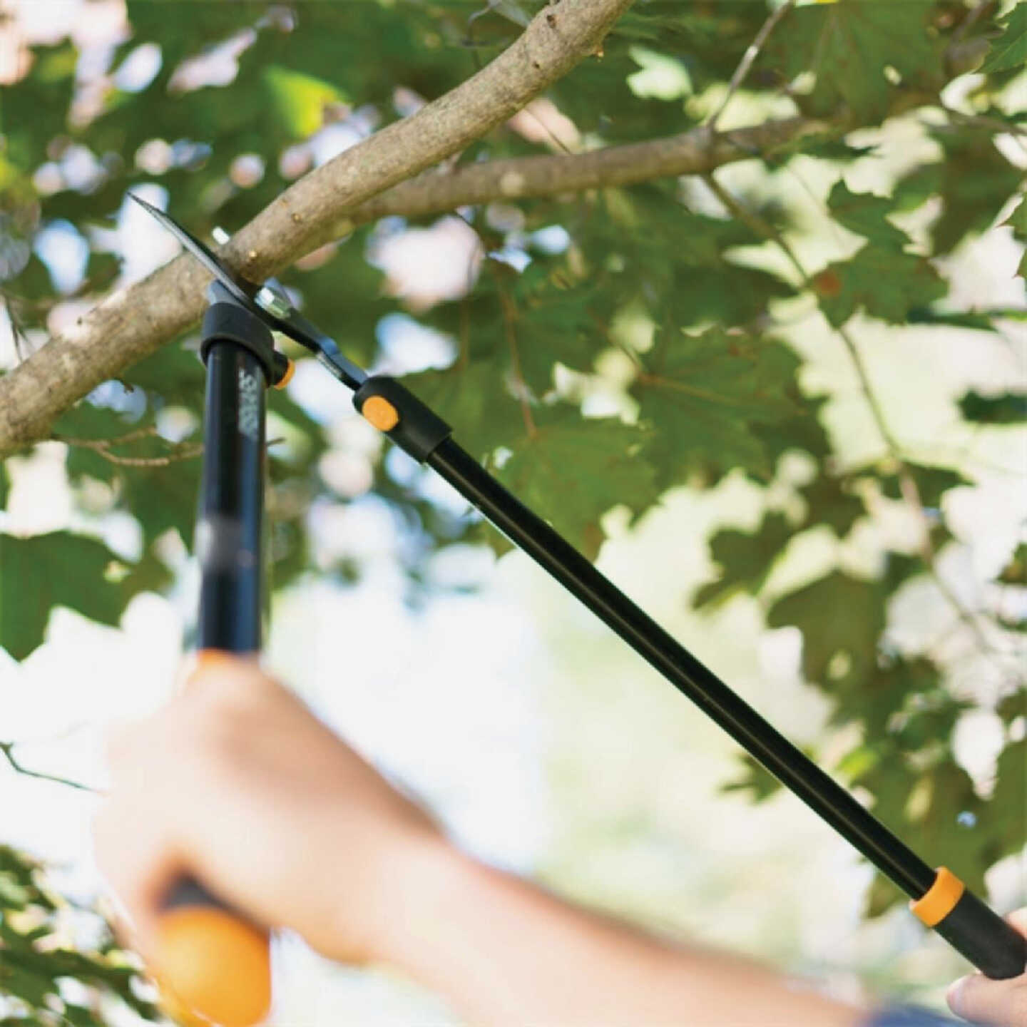 Fiskars 28 In. Steel Bypass Lopper Image 3