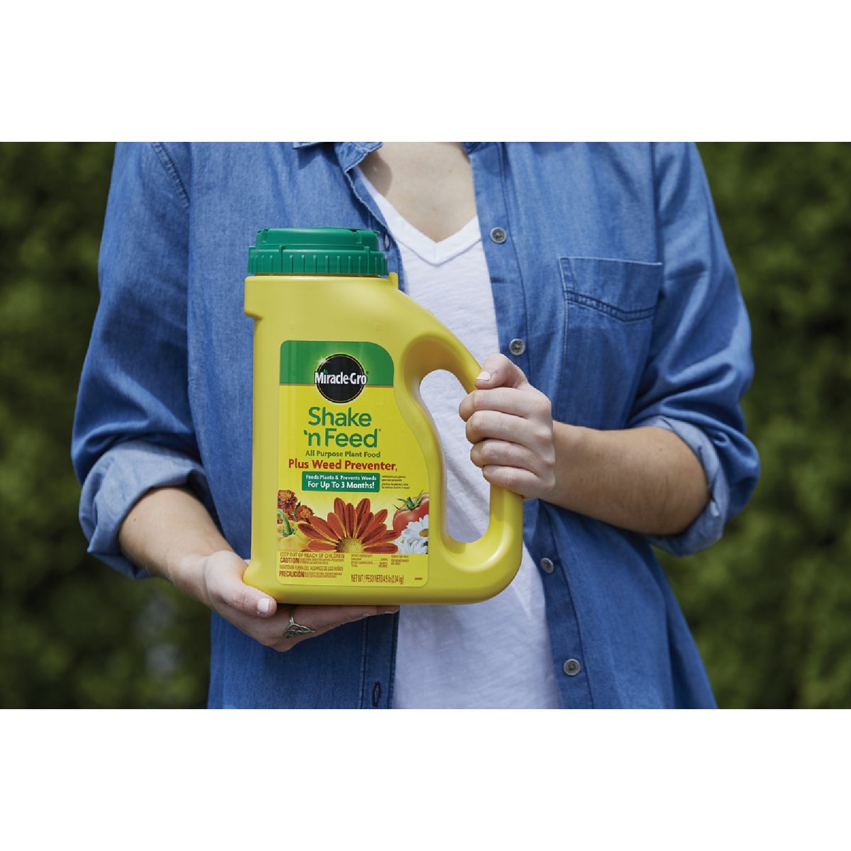 Miracle-Gro Shake 'n Feed 4.5 Lb. All Purpose Plant Food Plus Weed Preventer Image 2