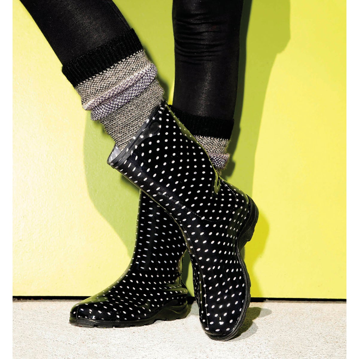 Sloggers Women's Size 7 Black with White Polka Dots Rain & Garden Rubber Boot Image 2