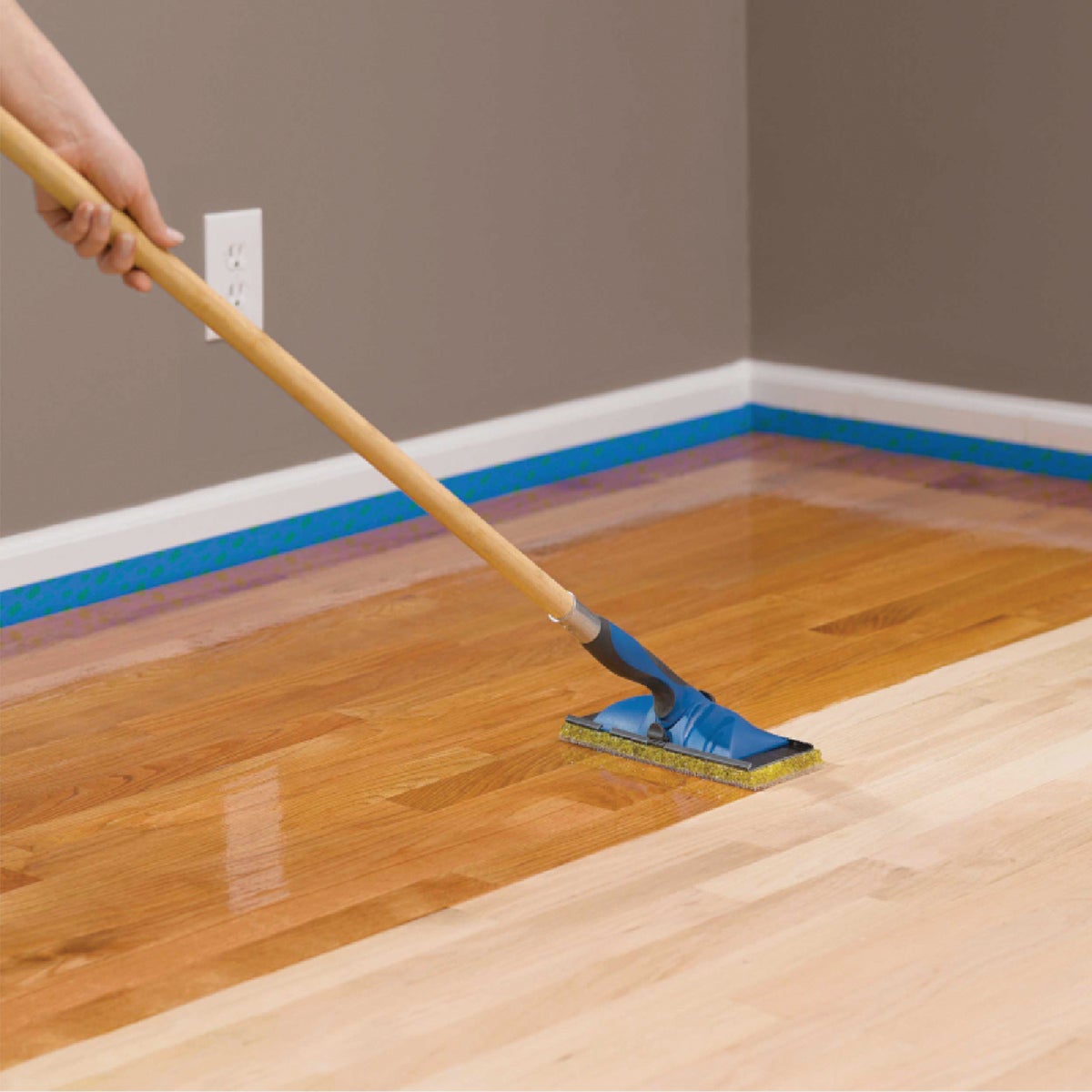 Minwax Clear Satin VOC Fast Drying Polyurethane For Floor, 1 Gal. Image 2