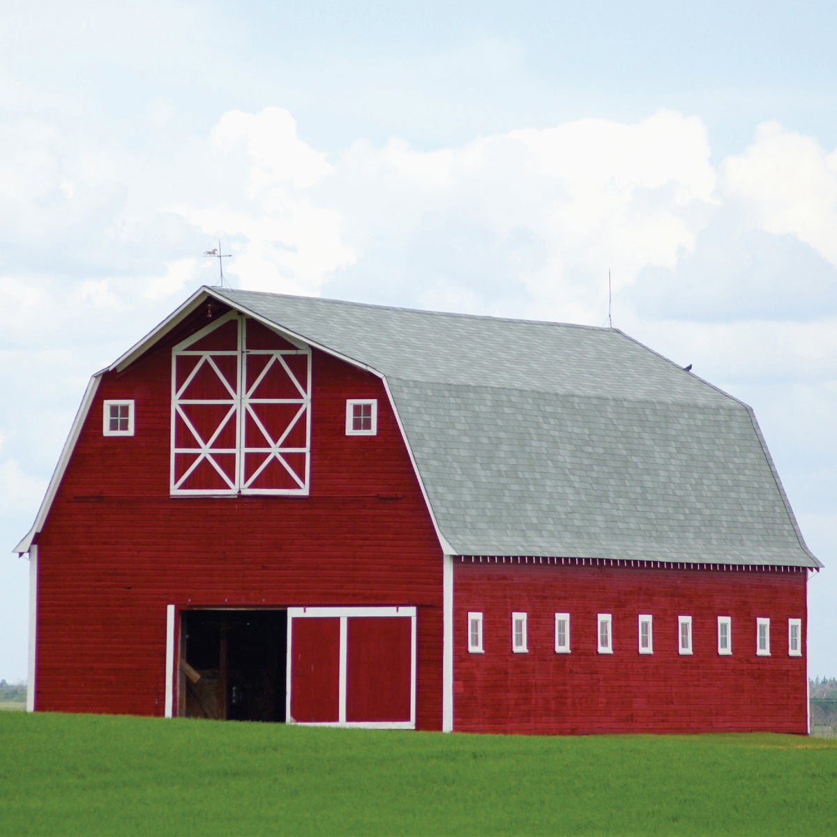 Valspar Latex Paint & Primer In One Flat Barn & Fence Paint, Red, 5 Gal. Image 3