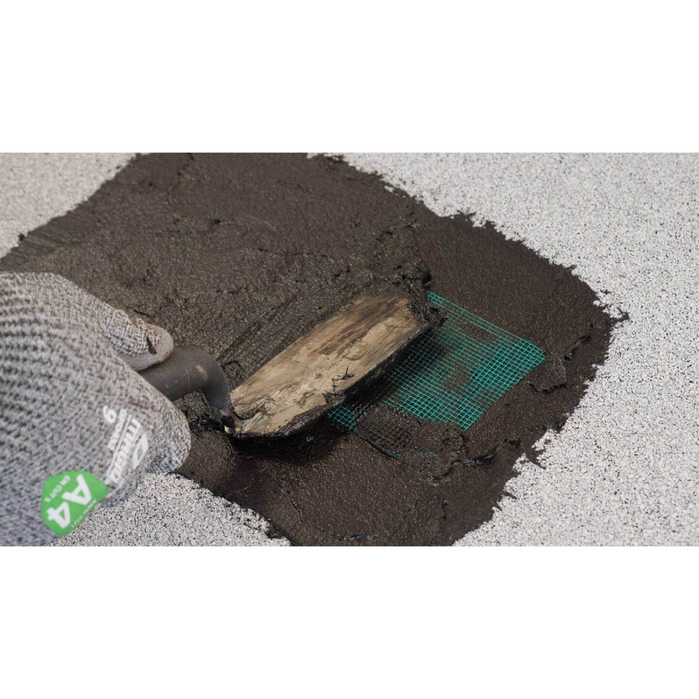 Rust-Oleum 10.1 Oz. Black Advanced Wet or Dry Roof Repair Image 2