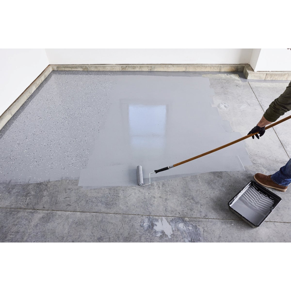Gorilla Gray Garage Floor Epoxy Coating Kit - 2.5 Car Coverage Image 2