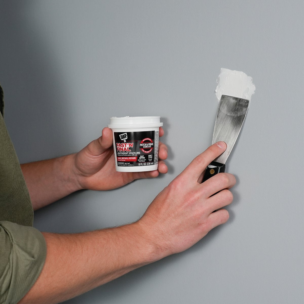 DAP Fast 'N Final 1/2 Pt. Lightweight Latex Patch & Prime Spackling Image 4