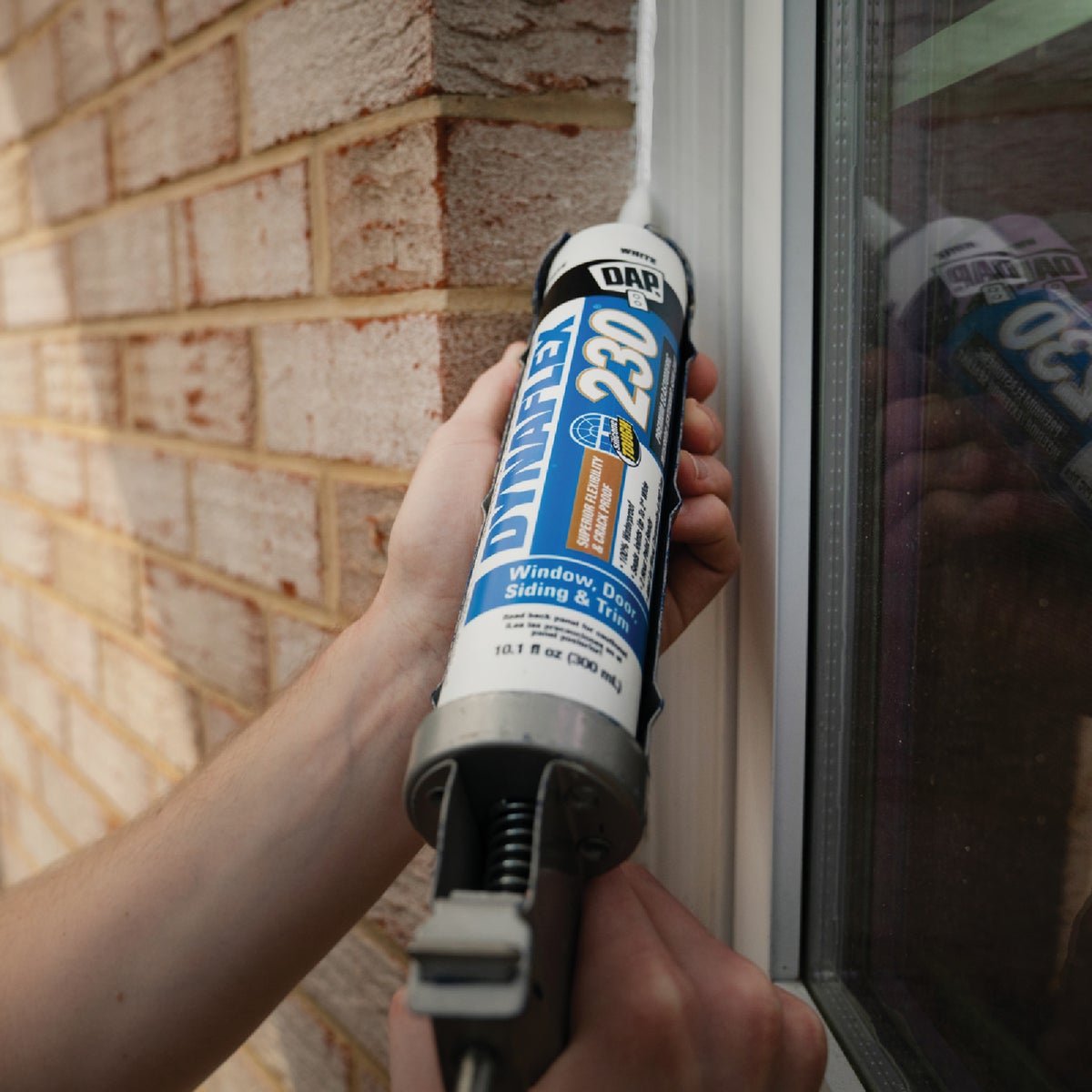 Dap Dynaflex 230 10.1 Oz. 100% Waterproof Window, Door, Siding & Trim Elastomeric Sealant, Gray Image 7