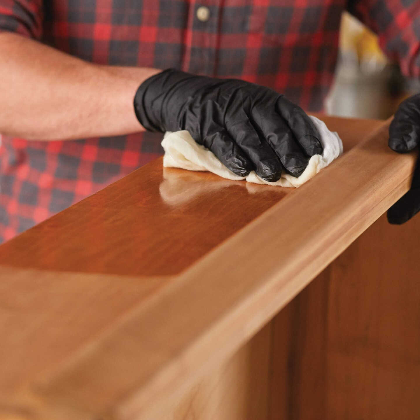 Minwax Warp Satin Wipe-On Interior Polyurethane, 1 Qt. Image 2