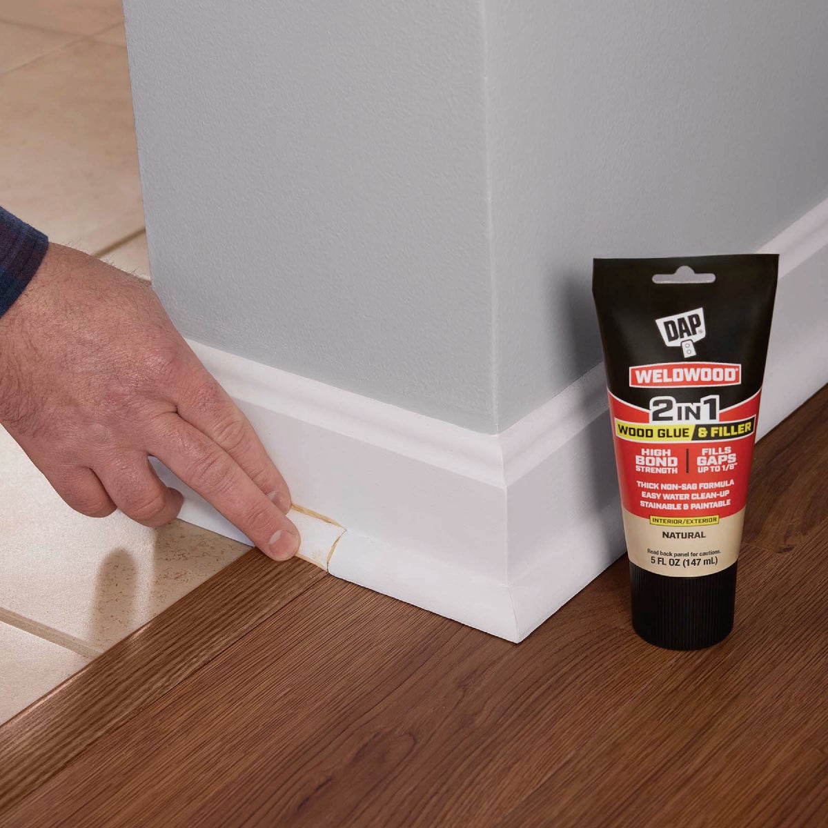 DAP Weldwood 5 Oz. 2-in-1 Wood Glue & Filler Image 3