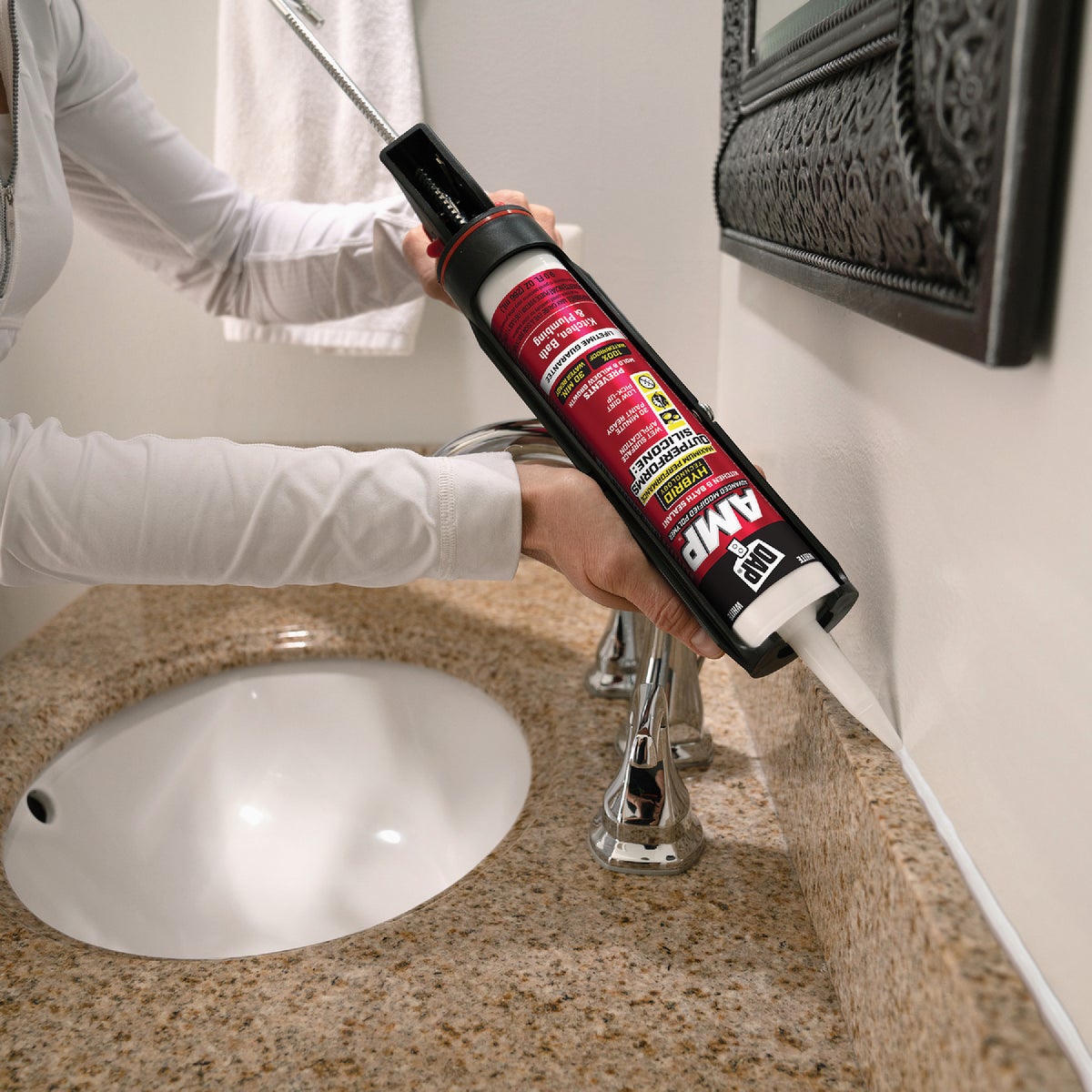 DAP AMP 9 Oz. Advanced Modified Polymer
Kitchen, Bath & Plumbing Sealant, White Image 2