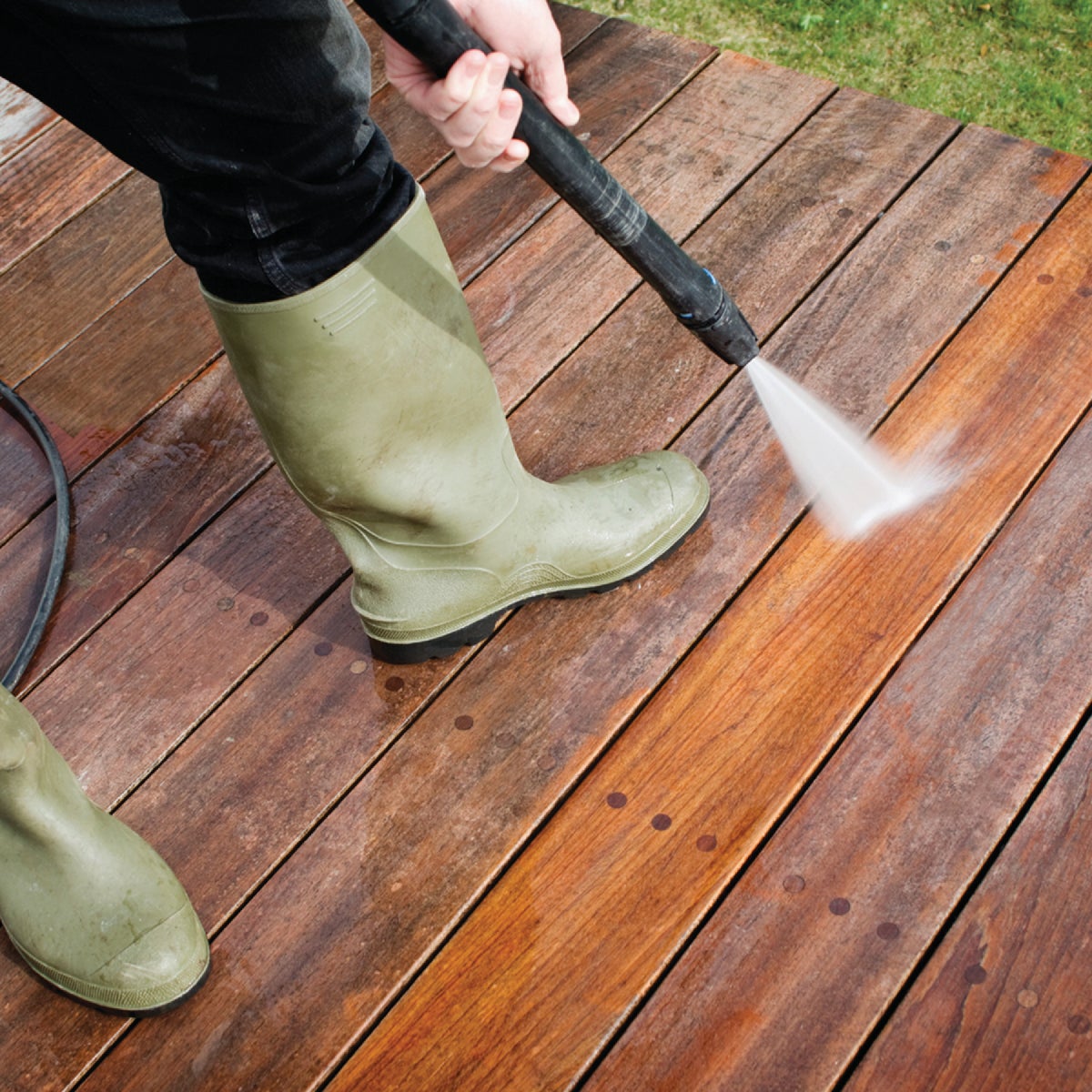 Zep 128 Oz. Deck & Fence Pressure Wash Cleaner Image 2
