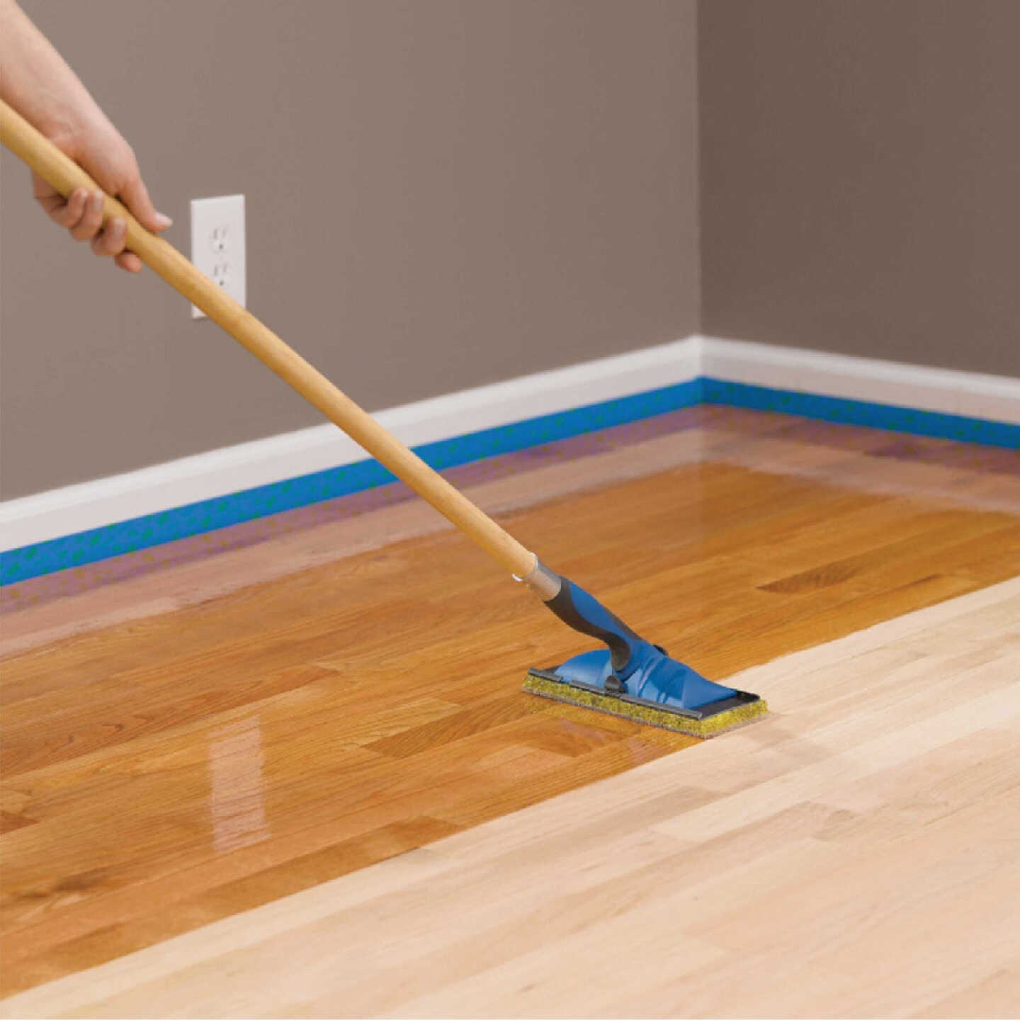 Minwax Gloss Super Fast-Drying Polyurethane For Floors, 1 Gal. Image 2