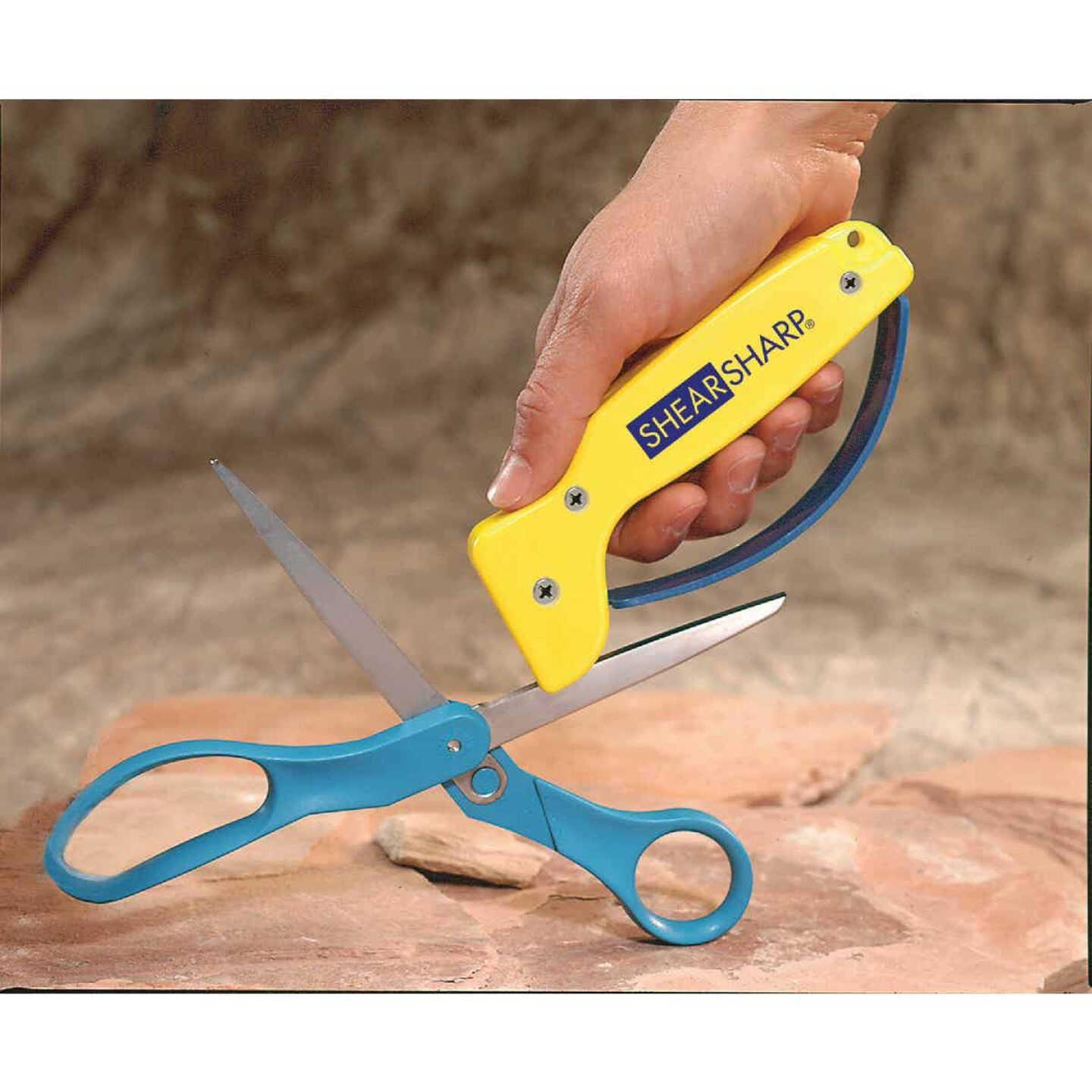 AccuSharp ShearSharp Diamond-Honed Tungsten Carbide Blade Scissor Sharpener Image 2