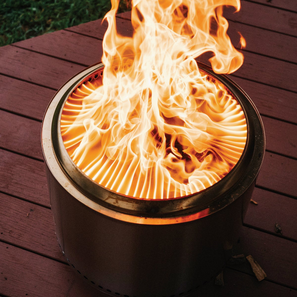 Solo Stove Bonfire 2.0 19.5 In. Round Wood Burning Smokeless Fire Pit with Stand Image 2