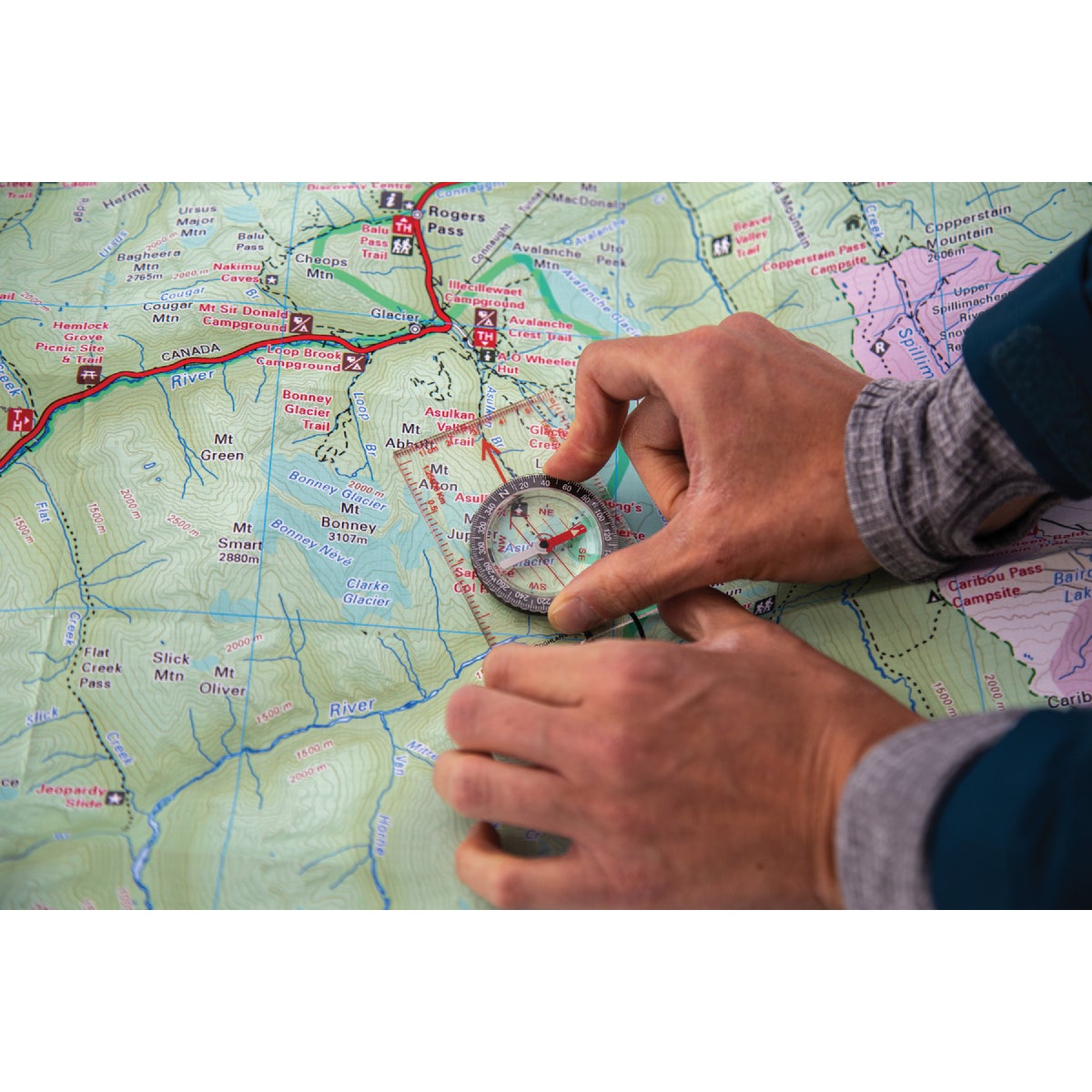 Coghlans Liquid Filled Map Compass Image 3