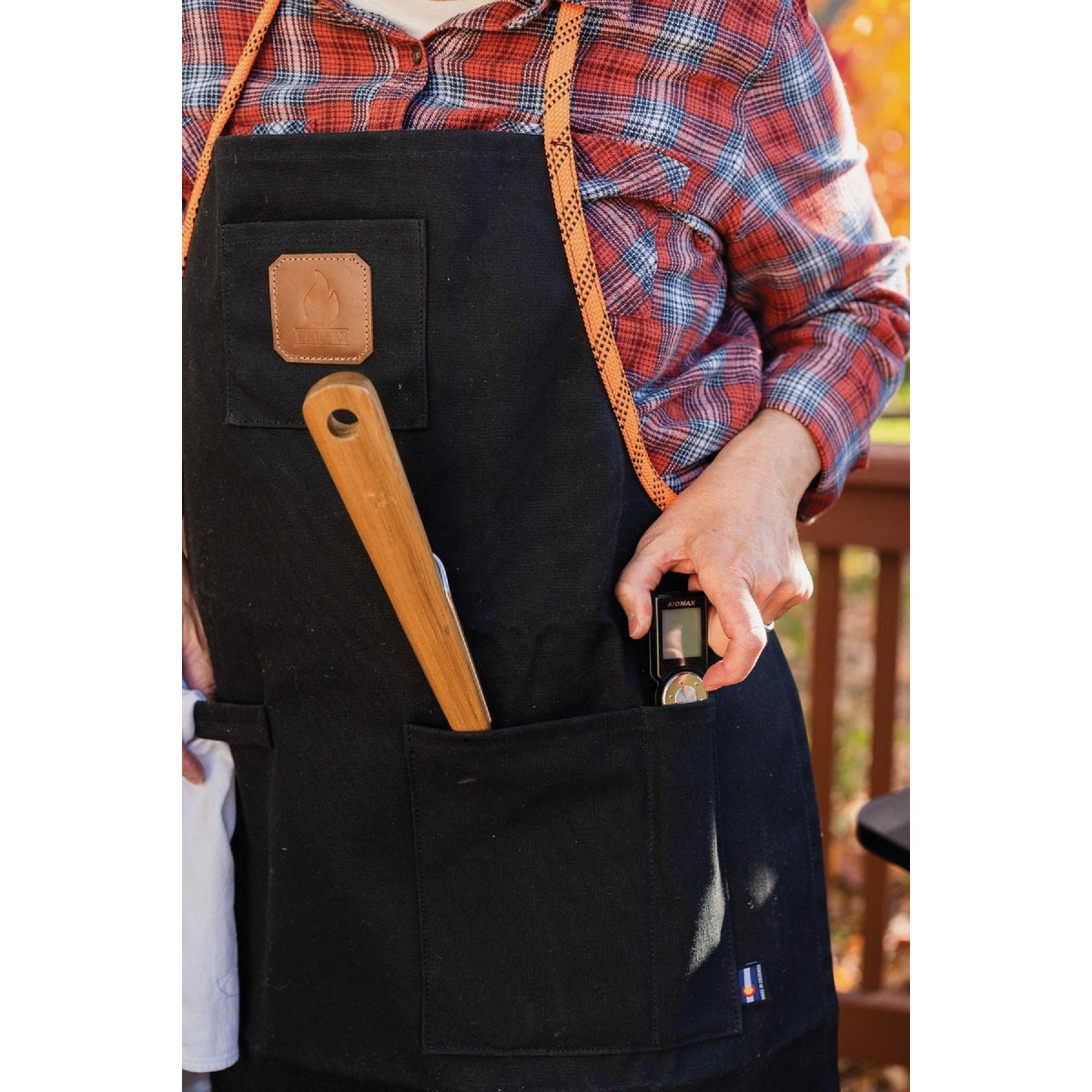 Drip EZ Waxed Canvas Apron Image 8